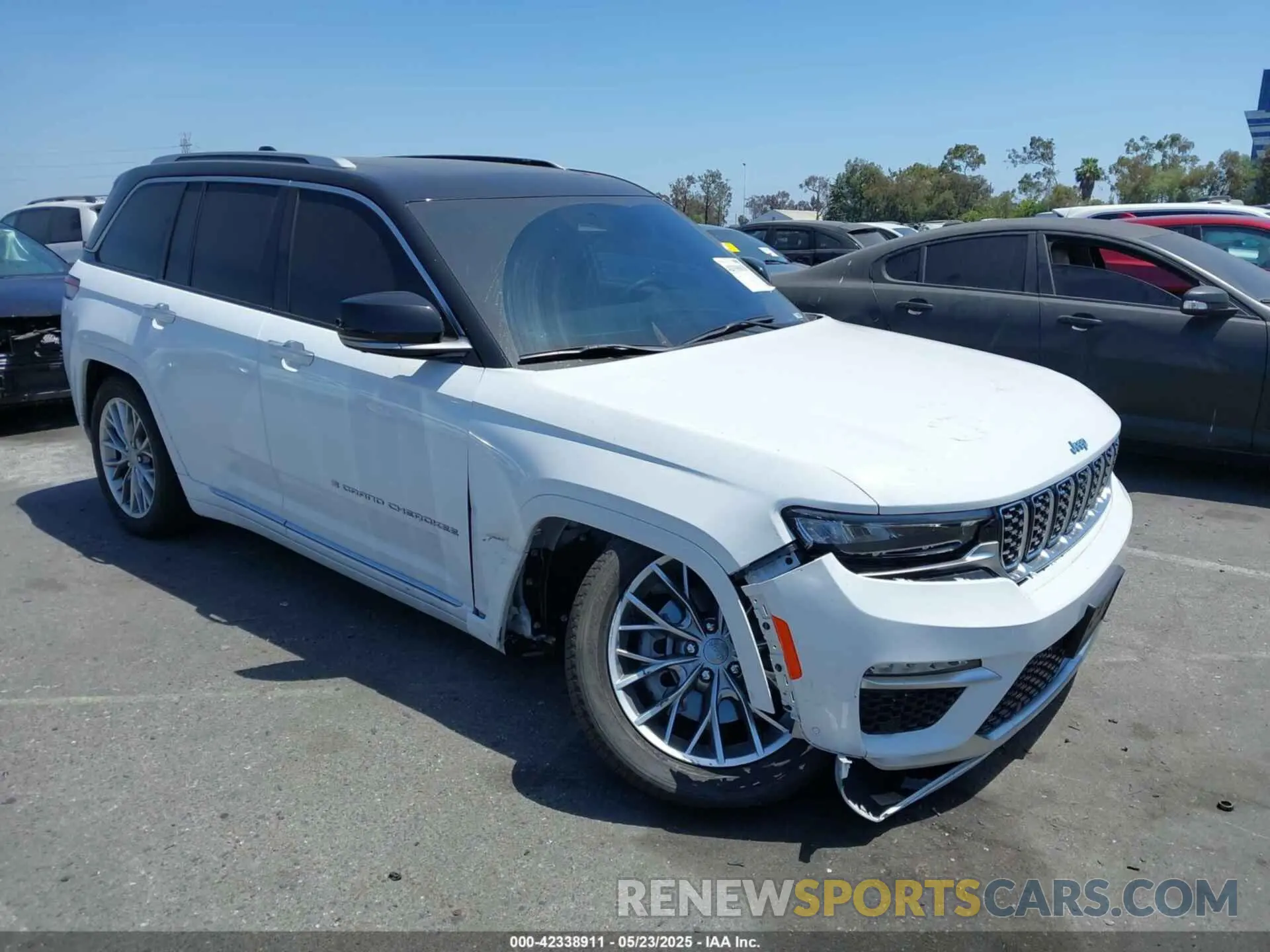 1 Photograph of a damaged car 1C4RJYE68P8787968 JEEP GRAND CHEROKEE 4XE 2023