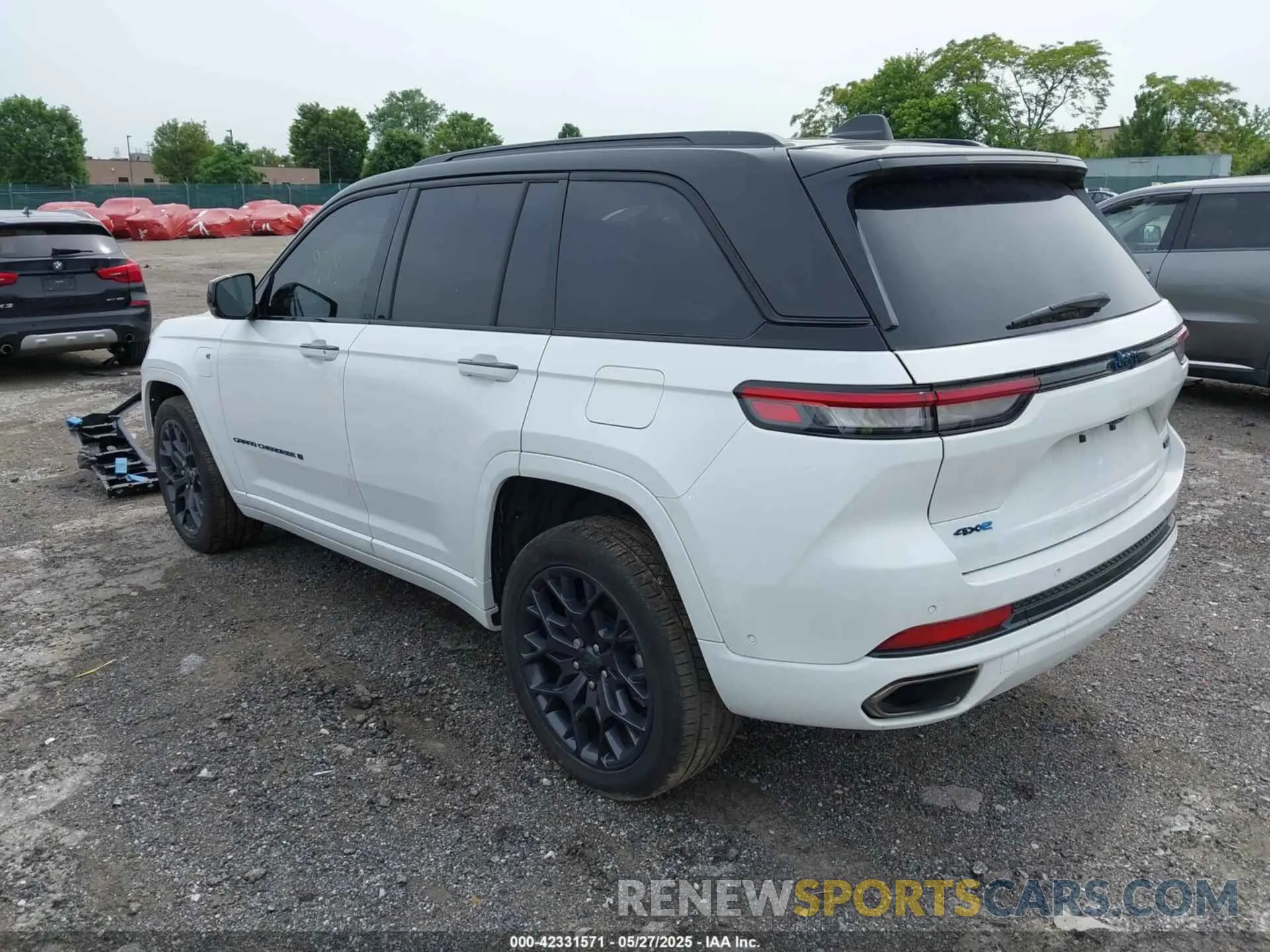3 Photograph of a damaged car 1C4RJYE68P8904724 JEEP GRAND CHEROKEE 4XE 2023