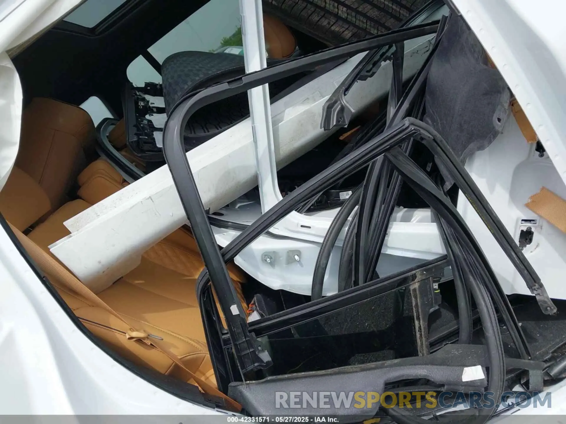 8 Photograph of a damaged car 1C4RJYE68P8904724 JEEP GRAND CHEROKEE 4XE 2023