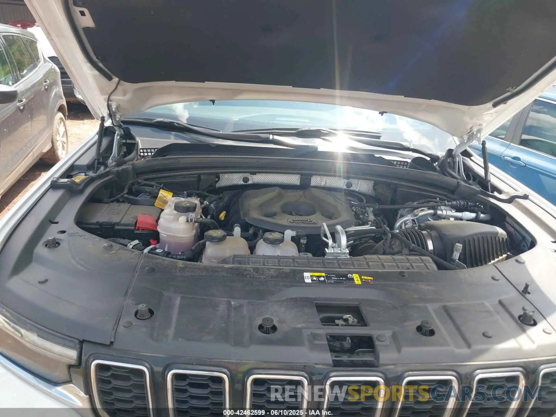 10 Photograph of a damaged car 1C4RJYB60R8518323 JEEP GRAND CHEROKEE 4XE 2024