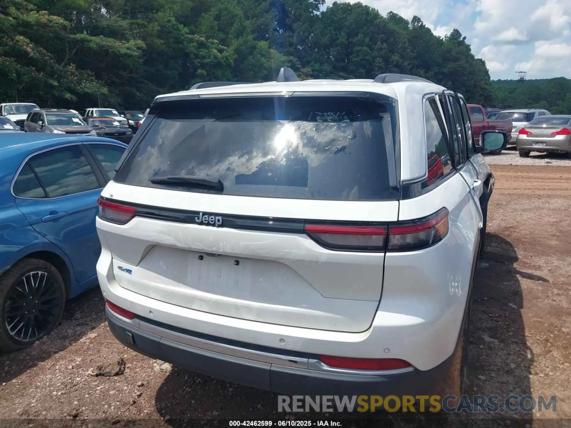 16 Photograph of a damaged car 1C4RJYB60R8518323 JEEP GRAND CHEROKEE 4XE 2024