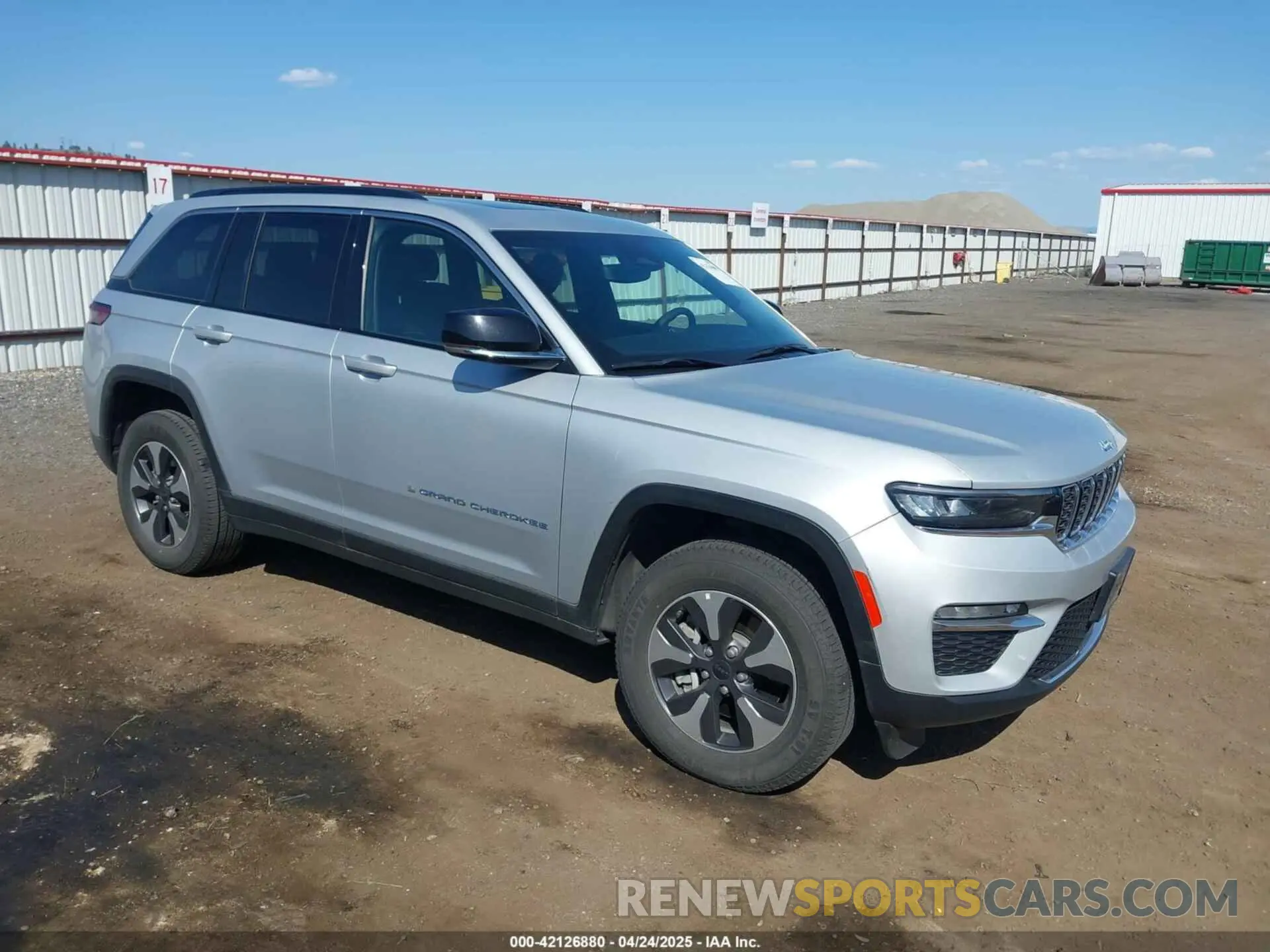 1 Photograph of a damaged car 1C4RJYB60R8566856 JEEP GRAND CHEROKEE 4XE 2024