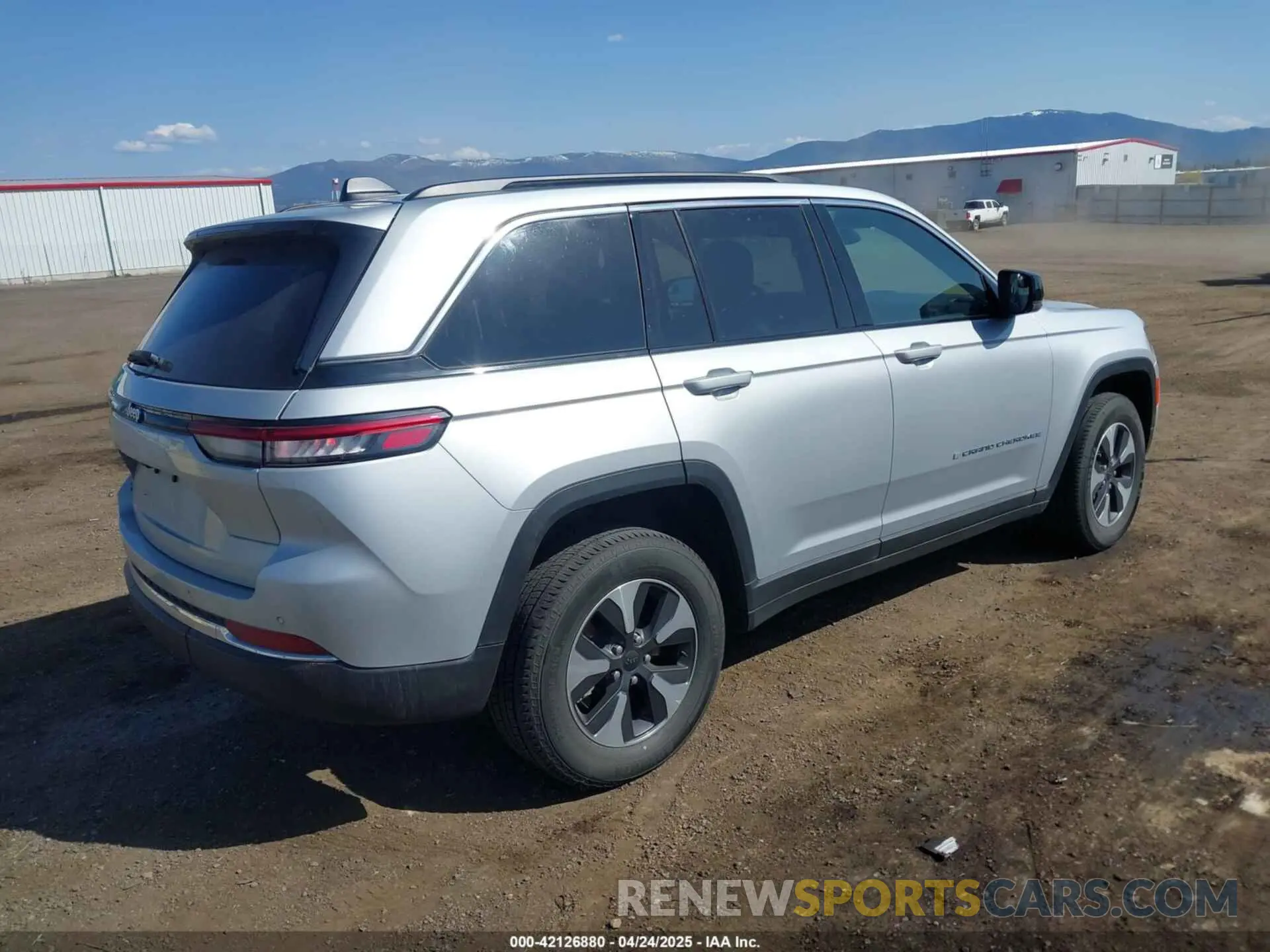 4 Photograph of a damaged car 1C4RJYB60R8566856 JEEP GRAND CHEROKEE 4XE 2024