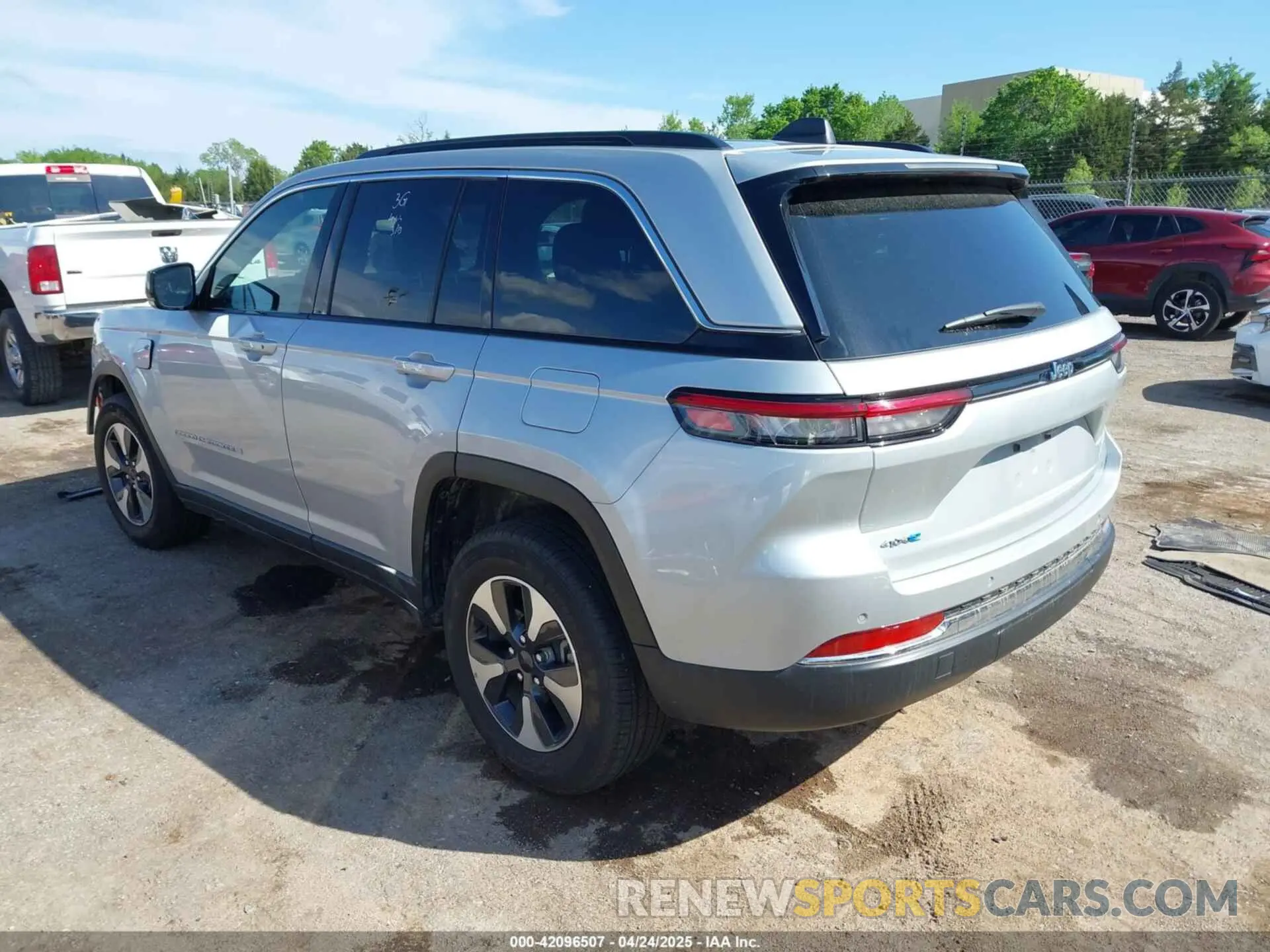 3 Photograph of a damaged car 1C4RJYB60RC181780 JEEP GRAND CHEROKEE 4XE 2024