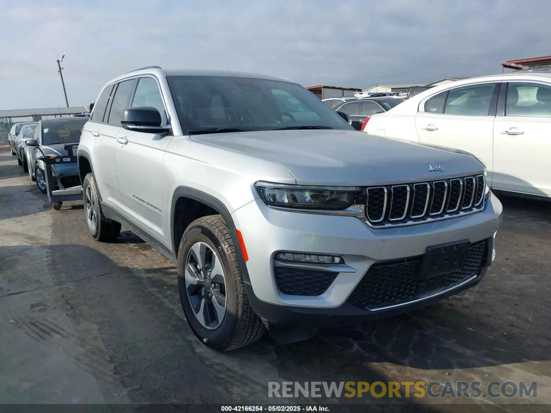 1 Photograph of a damaged car 1C4RJYB61R8517052 JEEP GRAND CHEROKEE 4XE 2024