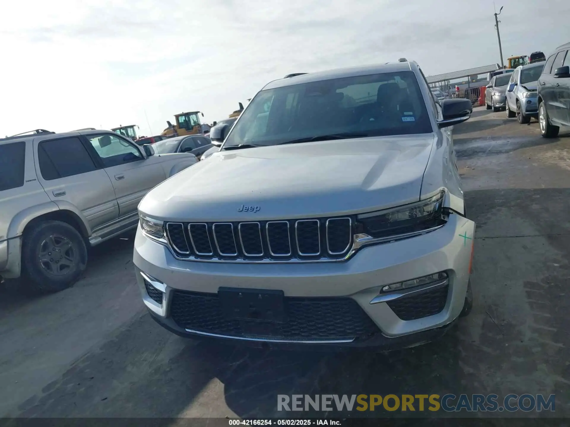 12 Photograph of a damaged car 1C4RJYB61R8517052 JEEP GRAND CHEROKEE 4XE 2024