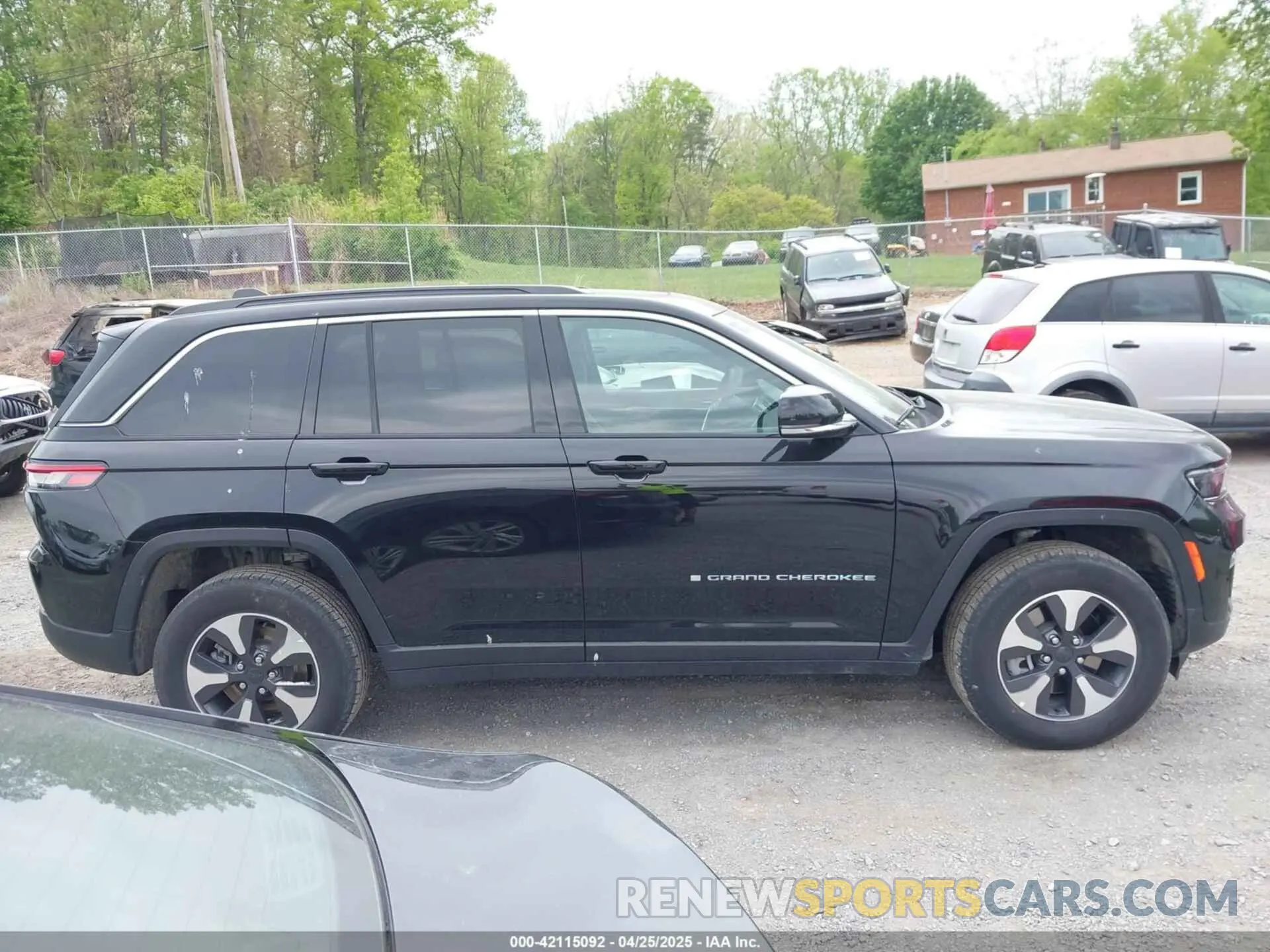 13 Photograph of a damaged car 1C4RJYB61R8521215 JEEP GRAND CHEROKEE 4XE 2024