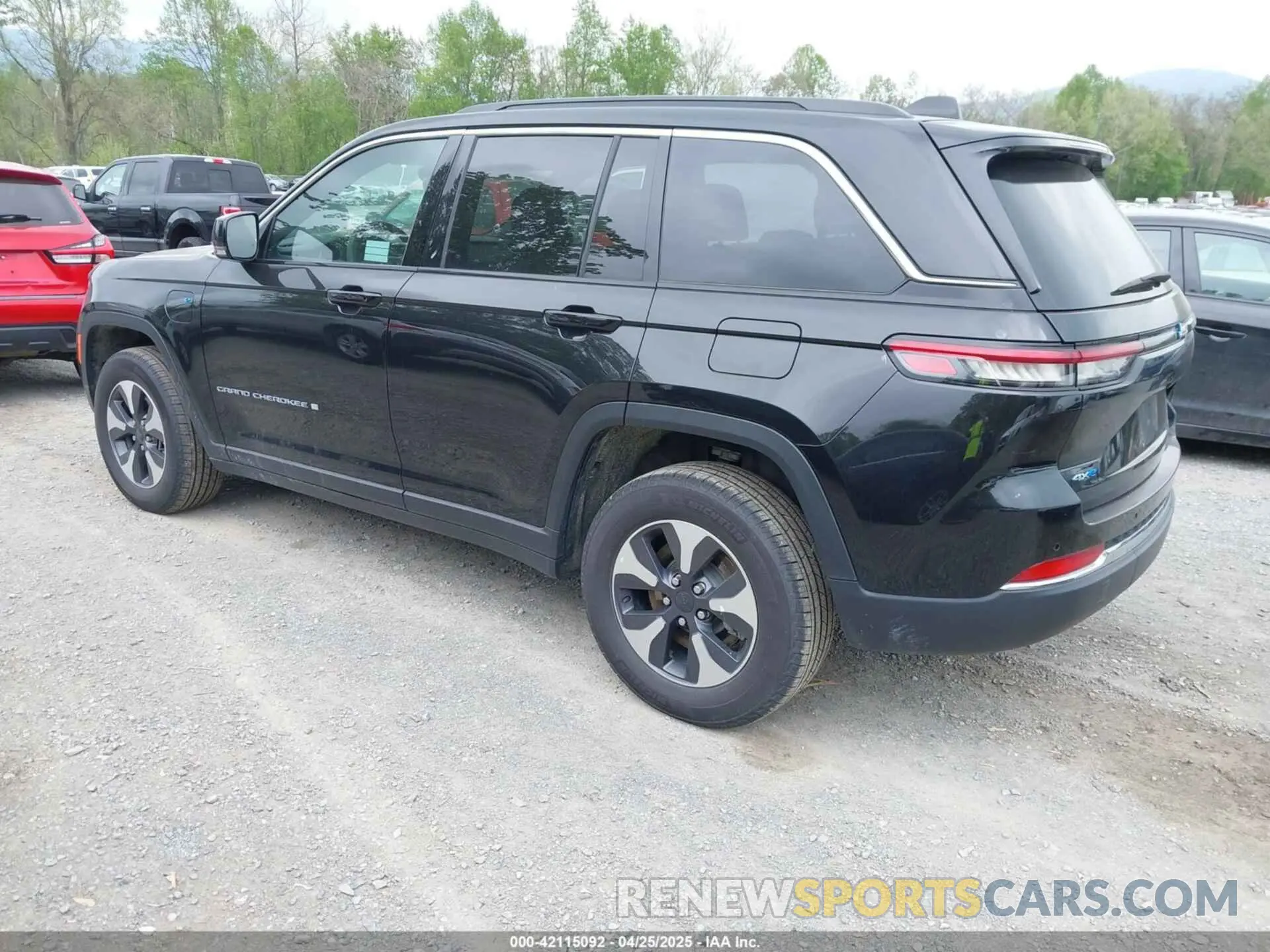 3 Photograph of a damaged car 1C4RJYB61R8521215 JEEP GRAND CHEROKEE 4XE 2024