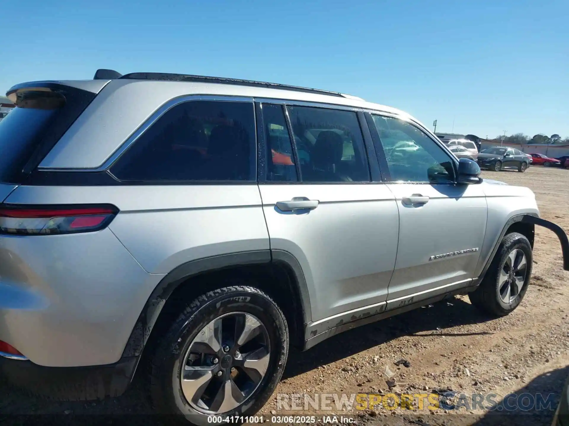 13 Photograph of a damaged car 1C4RJYB61R8531906 JEEP GRAND CHEROKEE 4XE 2024