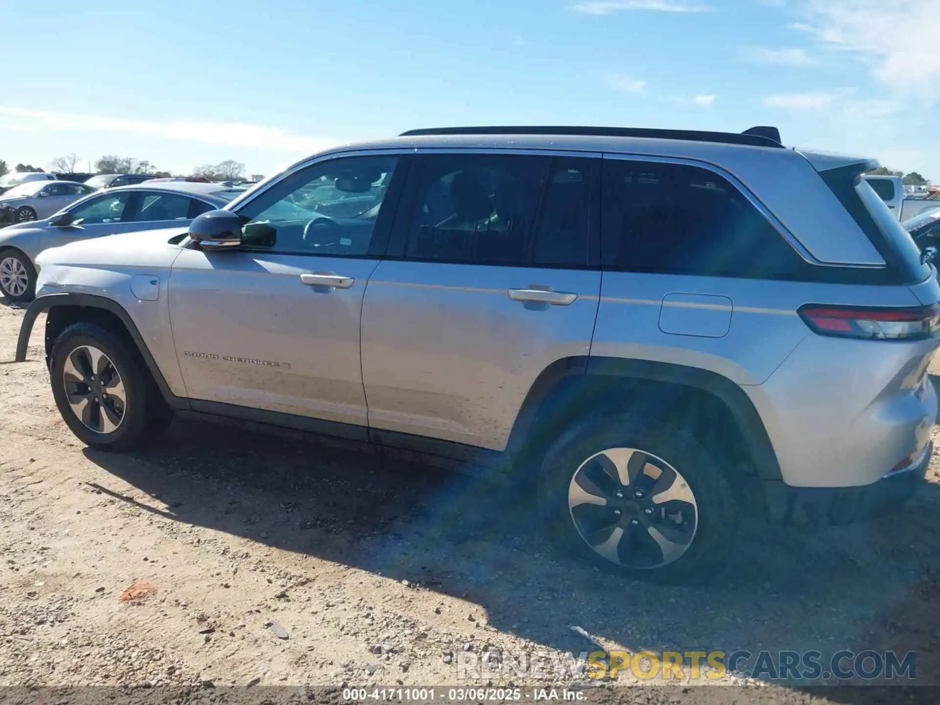 14 Photograph of a damaged car 1C4RJYB61R8531906 JEEP GRAND CHEROKEE 4XE 2024