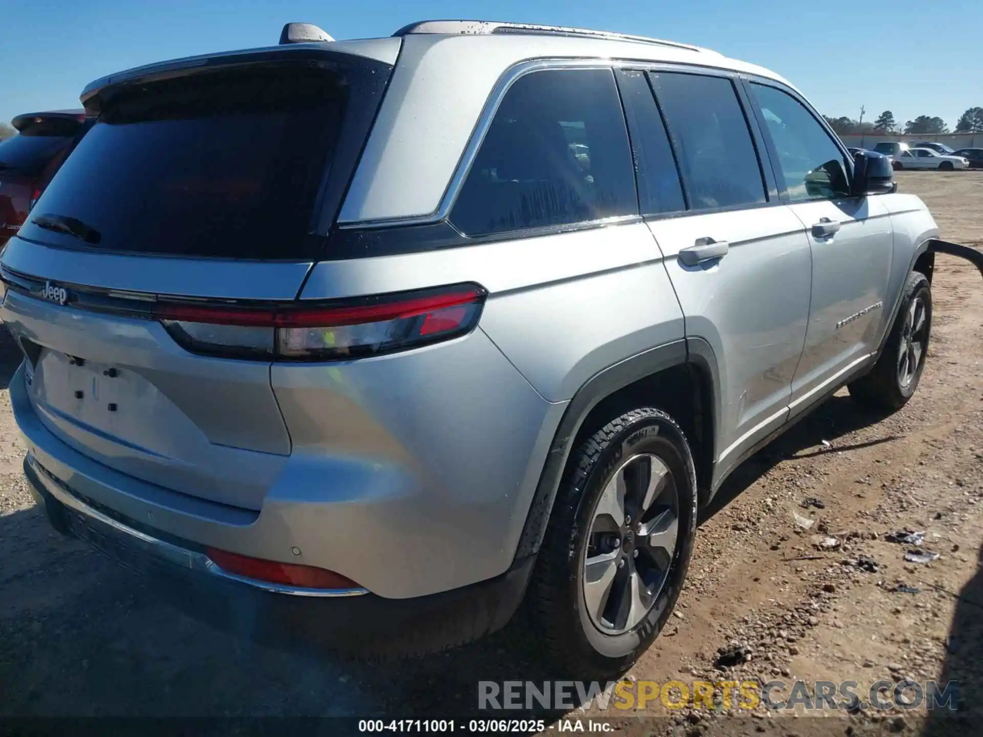 4 Photograph of a damaged car 1C4RJYB61R8531906 JEEP GRAND CHEROKEE 4XE 2024