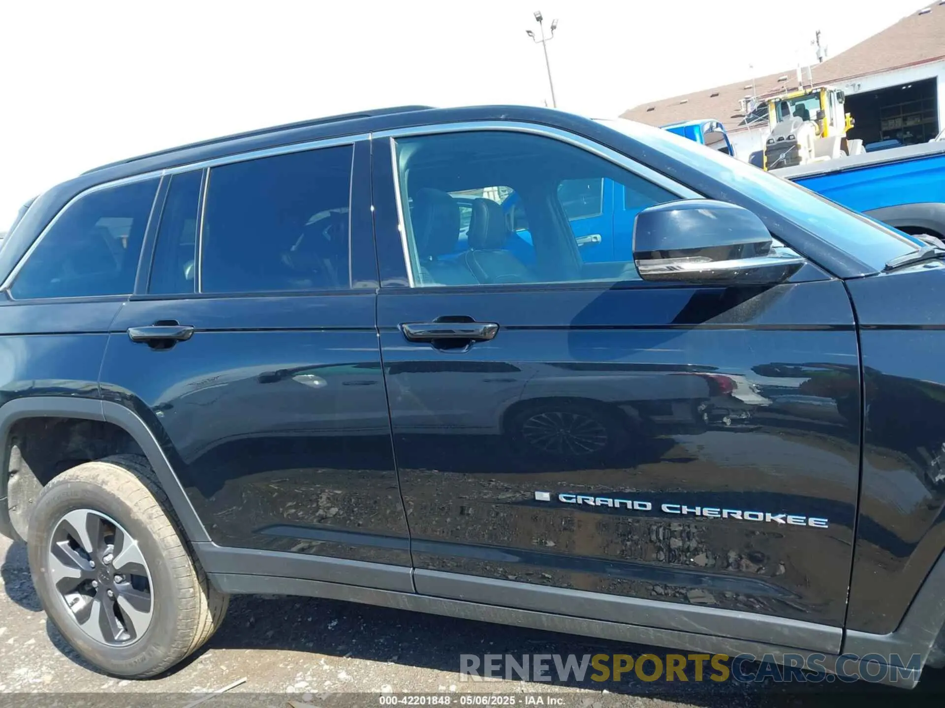 13 Photograph of a damaged car 1C4RJYB61RC120292 JEEP GRAND CHEROKEE 4XE 2024