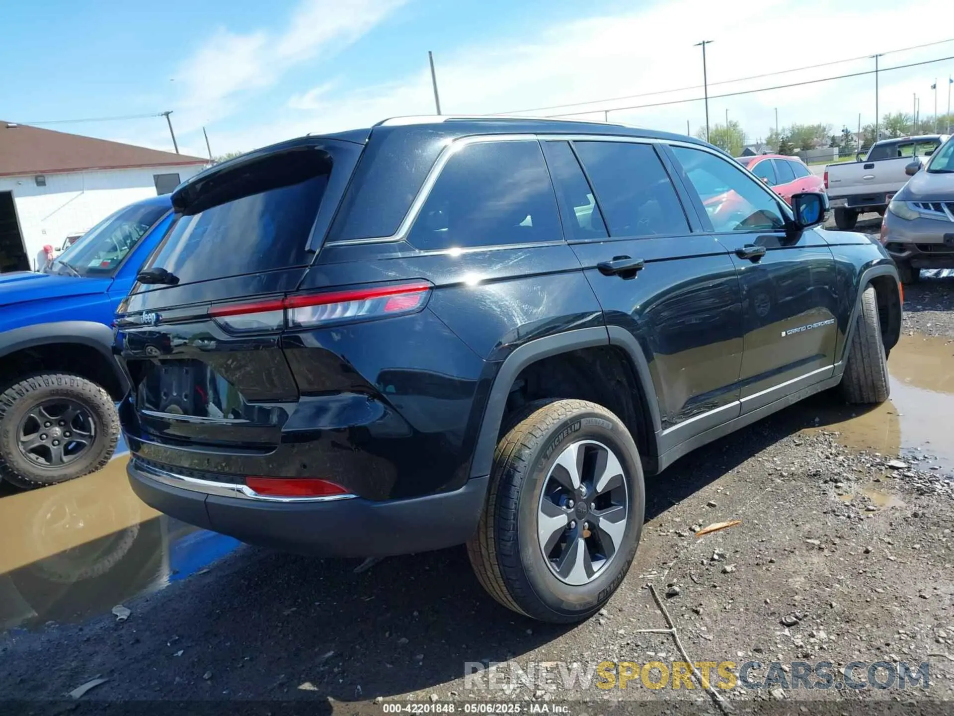 4 Photograph of a damaged car 1C4RJYB61RC120292 JEEP GRAND CHEROKEE 4XE 2024