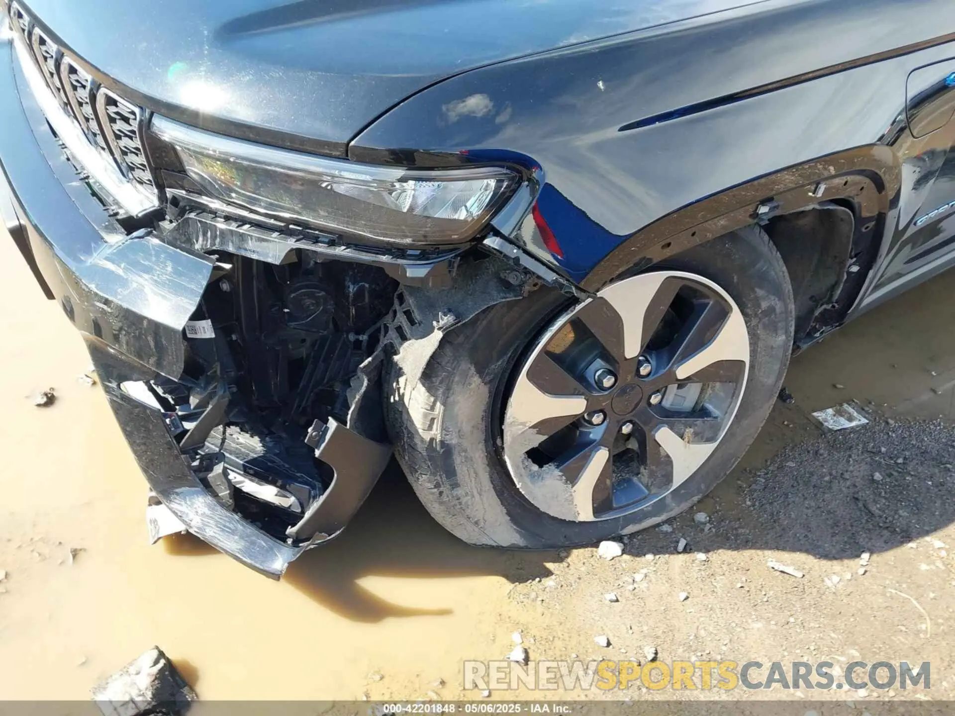 6 Photograph of a damaged car 1C4RJYB61RC120292 JEEP GRAND CHEROKEE 4XE 2024