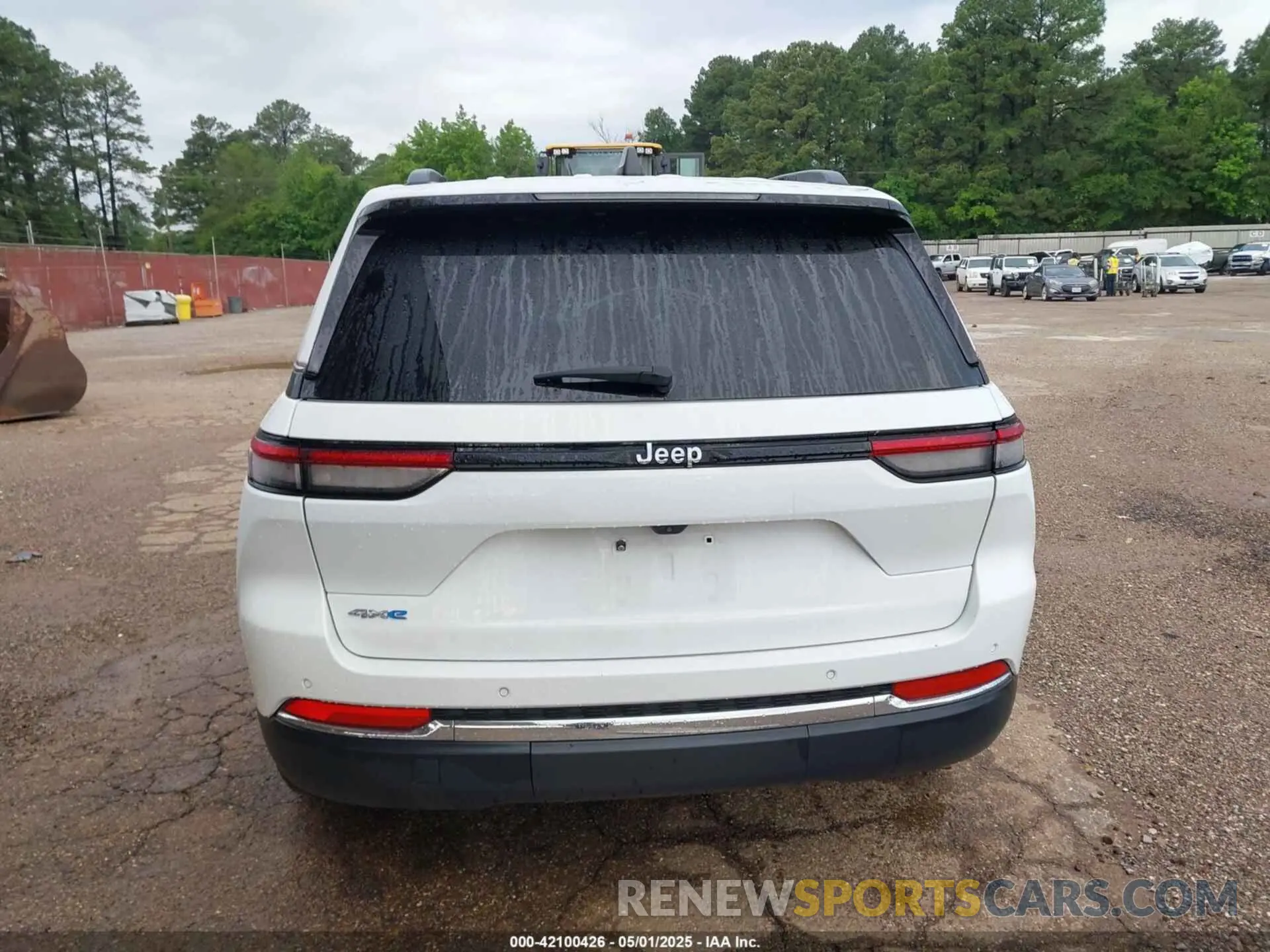 16 Photograph of a damaged car 1C4RJYB61RC721346 JEEP GRAND CHEROKEE 4XE 2024