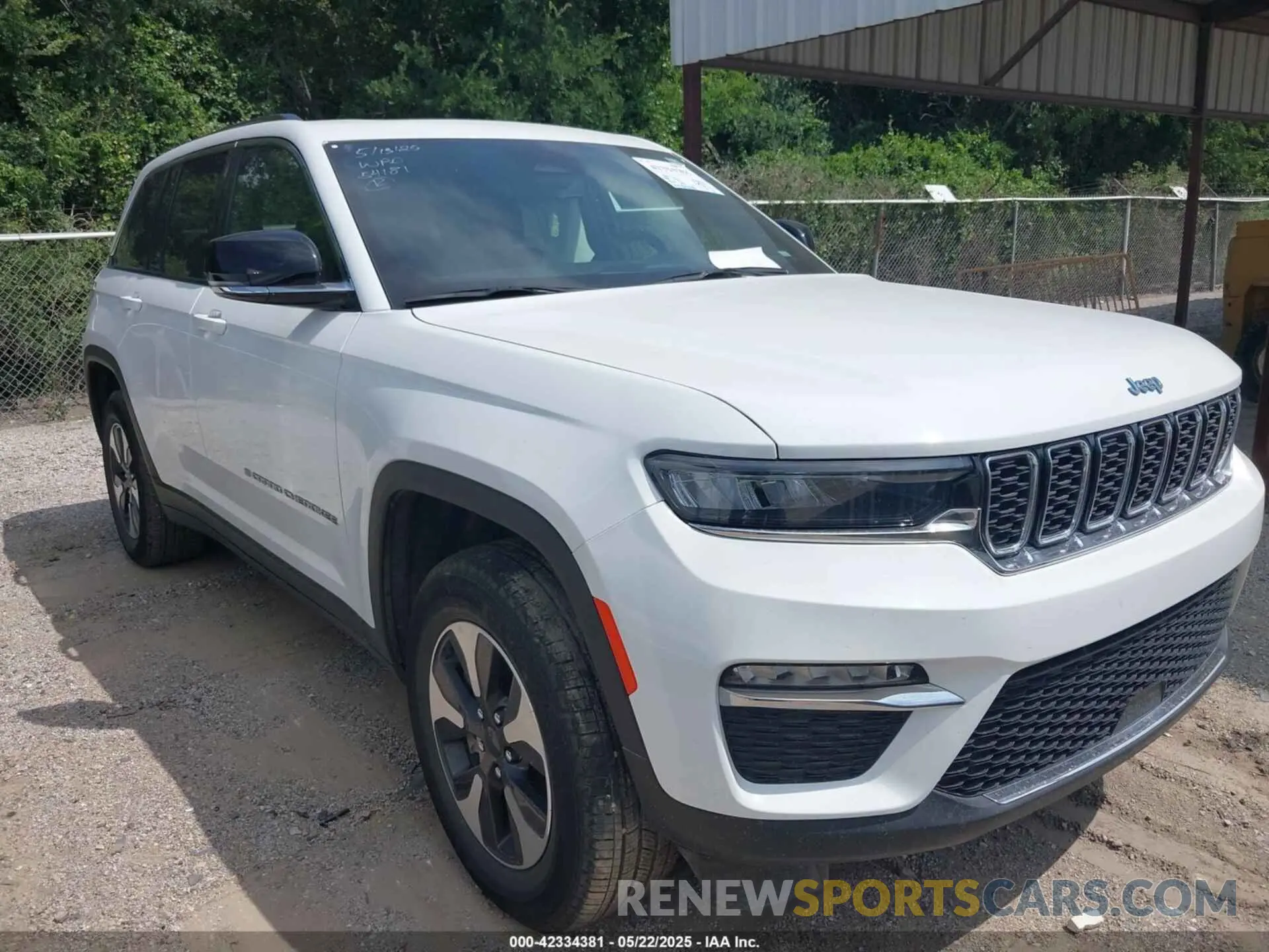 1 Photograph of a damaged car 1C4RJYB62R8516685 JEEP GRAND CHEROKEE 4XE 2024