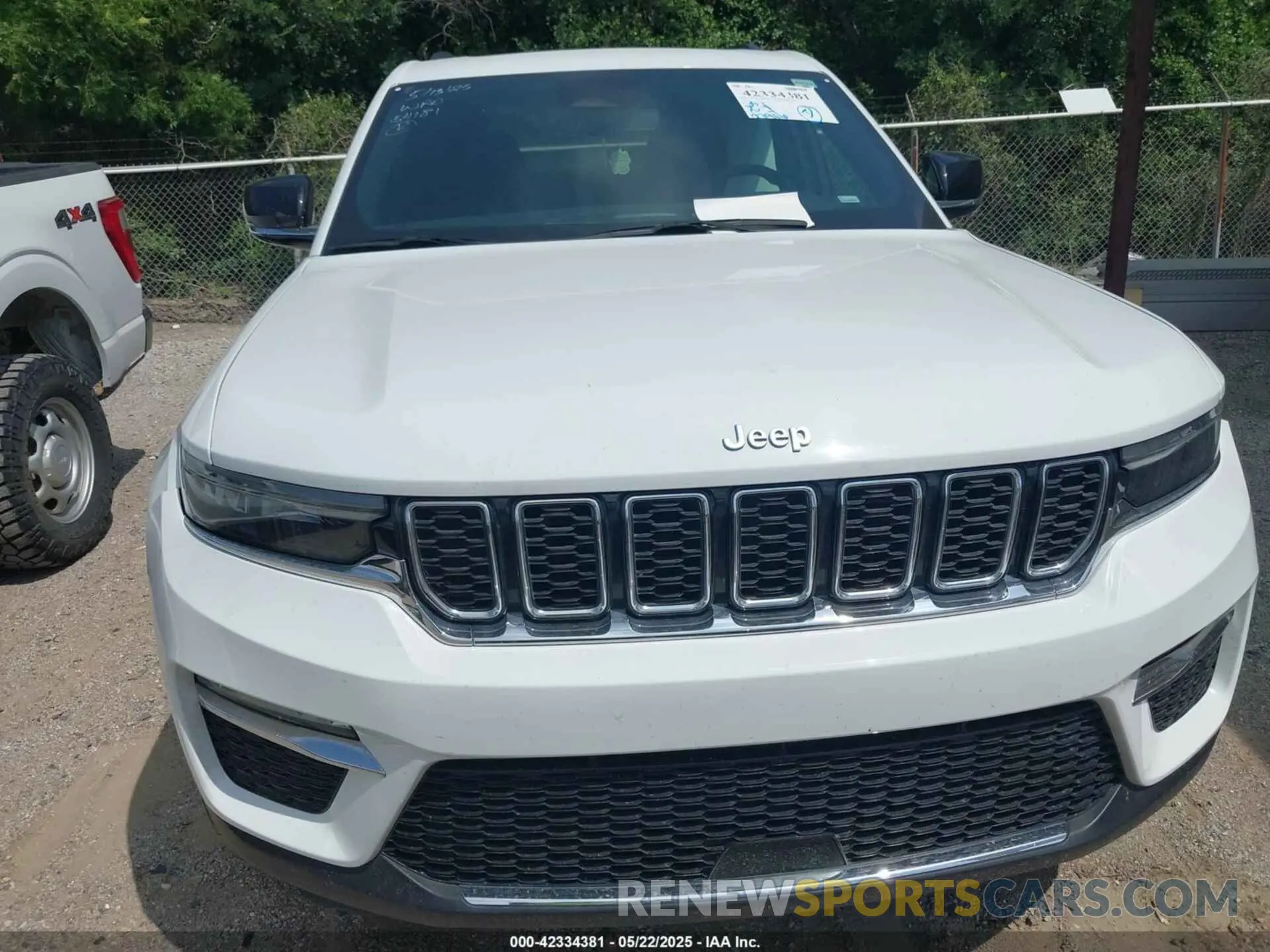 12 Photograph of a damaged car 1C4RJYB62R8516685 JEEP GRAND CHEROKEE 4XE 2024