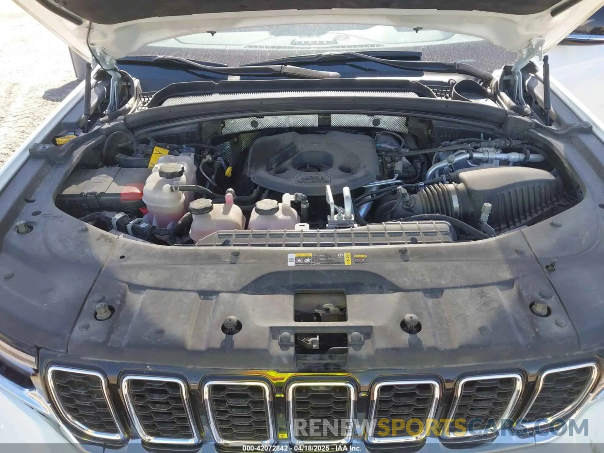 10 Photograph of a damaged car 1C4RJYB62R8958527 JEEP GRAND CHEROKEE 4XE 2024