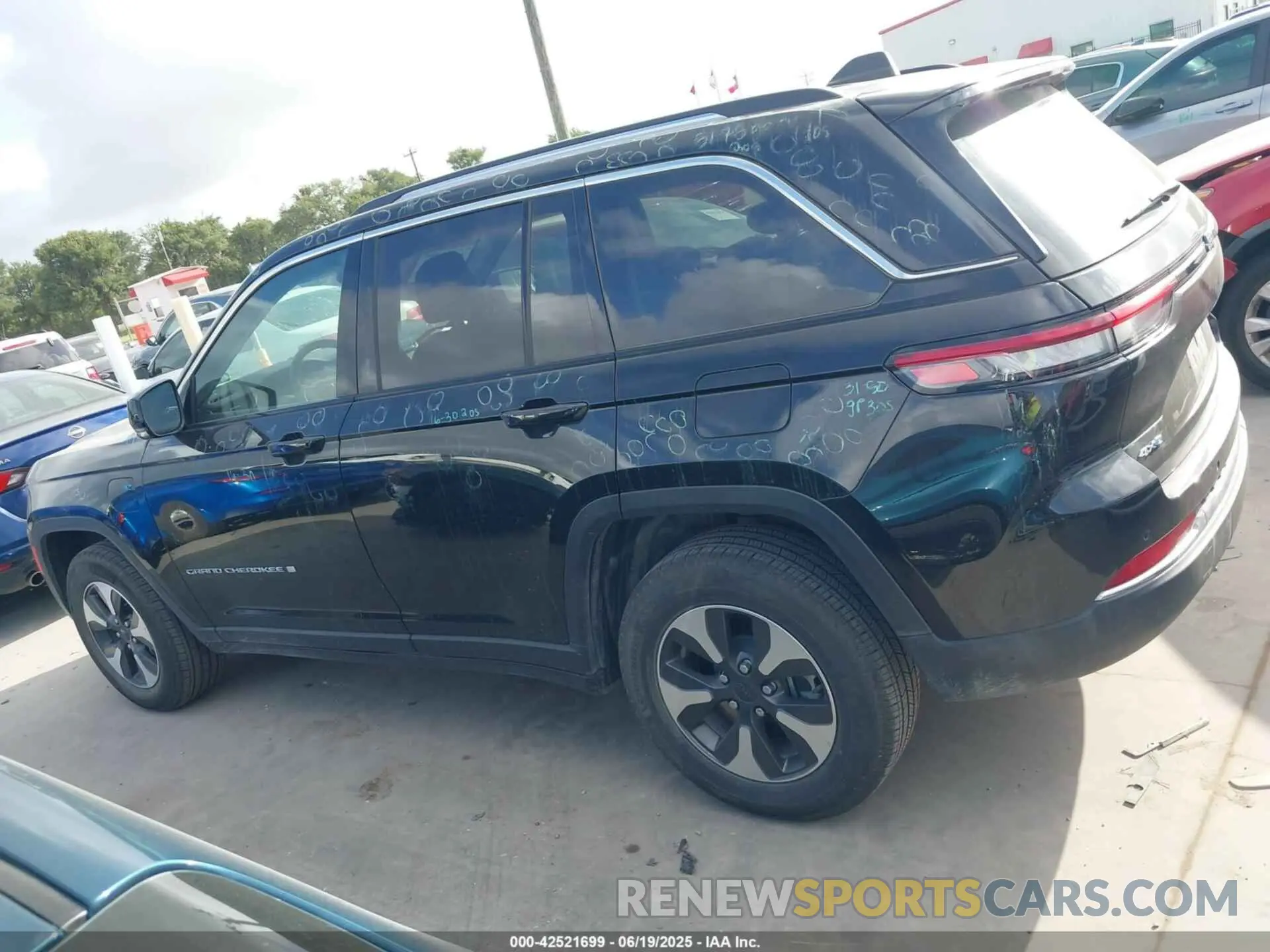 14 Photograph of a damaged car 1C4RJYB62RC720626 JEEP GRAND CHEROKEE 4XE 2024