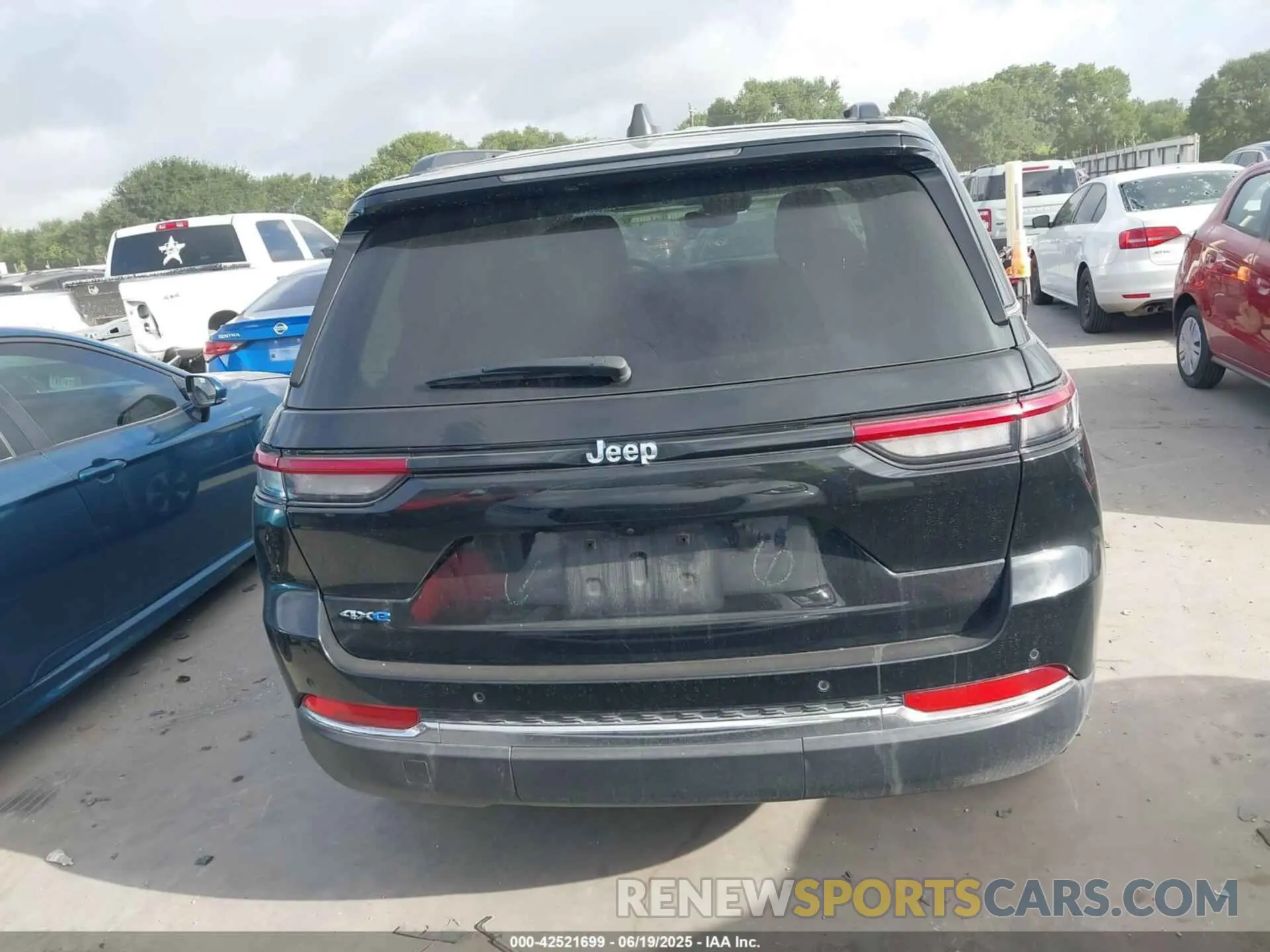 16 Photograph of a damaged car 1C4RJYB62RC720626 JEEP GRAND CHEROKEE 4XE 2024