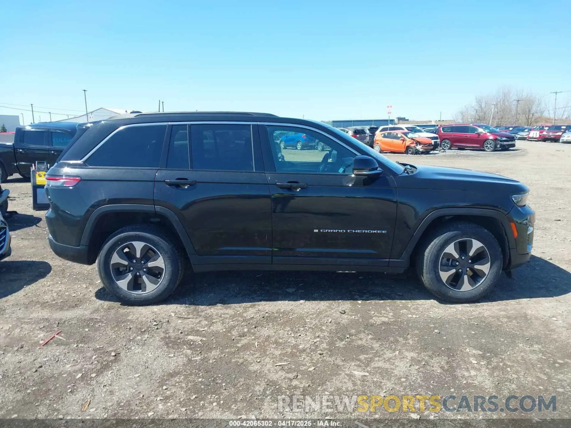 13 Photograph of a damaged car 1C4RJYB63R8518378 JEEP GRAND CHEROKEE 4XE 2024