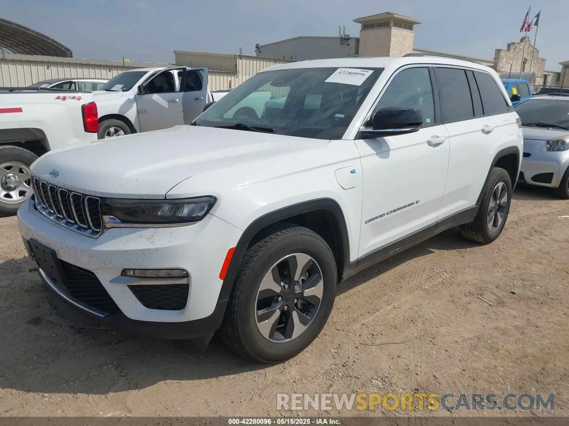 2 Photograph of a damaged car 1C4RJYB63R8959153 JEEP GRAND CHEROKEE 4XE 2024