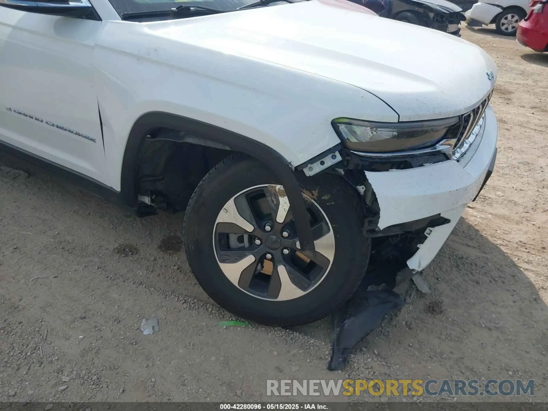 6 Photograph of a damaged car 1C4RJYB63R8959153 JEEP GRAND CHEROKEE 4XE 2024