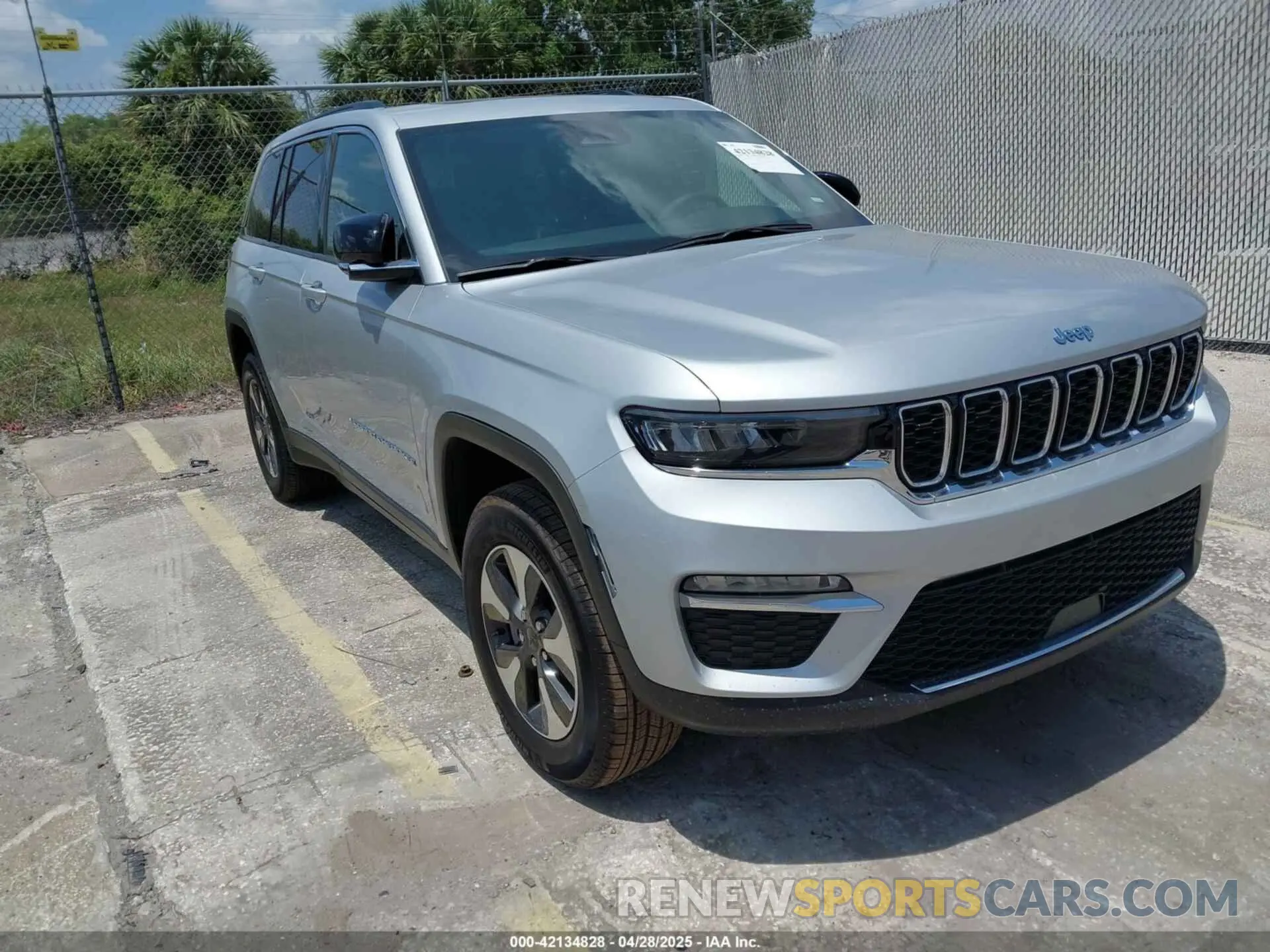 1 Photograph of a damaged car 1C4RJYB63RC171521 JEEP GRAND CHEROKEE 4XE 2024