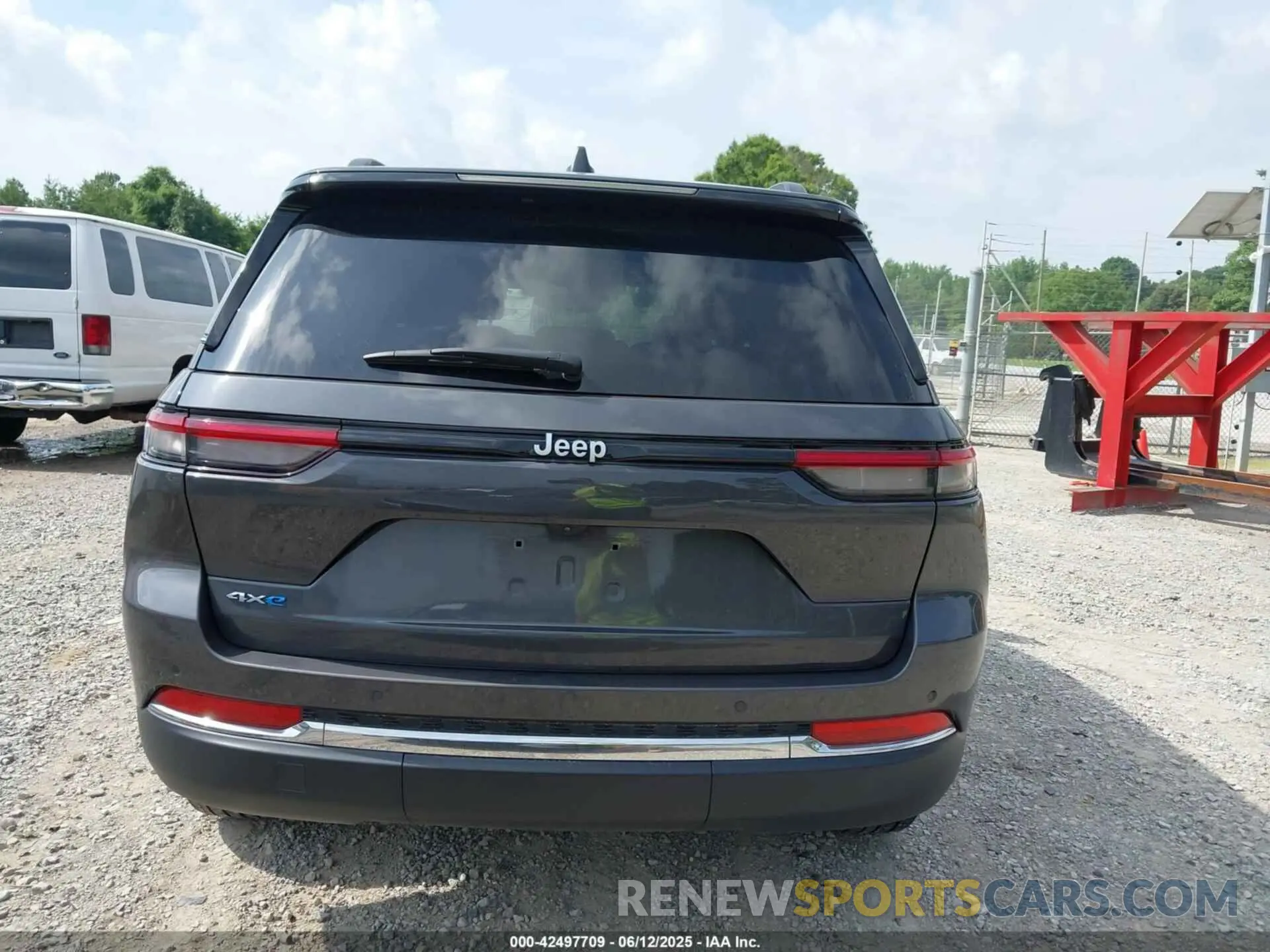 16 Photograph of a damaged car 1C4RJYB64RC125423 JEEP GRAND CHEROKEE 4XE 2024