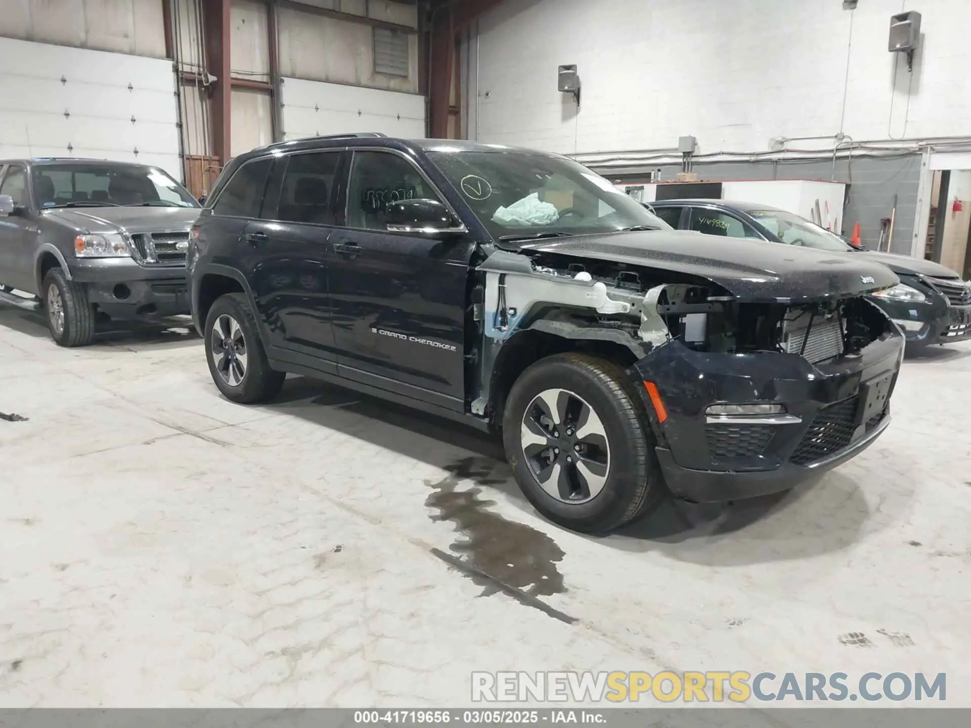1 Photograph of a damaged car 1C4RJYB65R8582910 JEEP GRAND CHEROKEE 4XE 2024