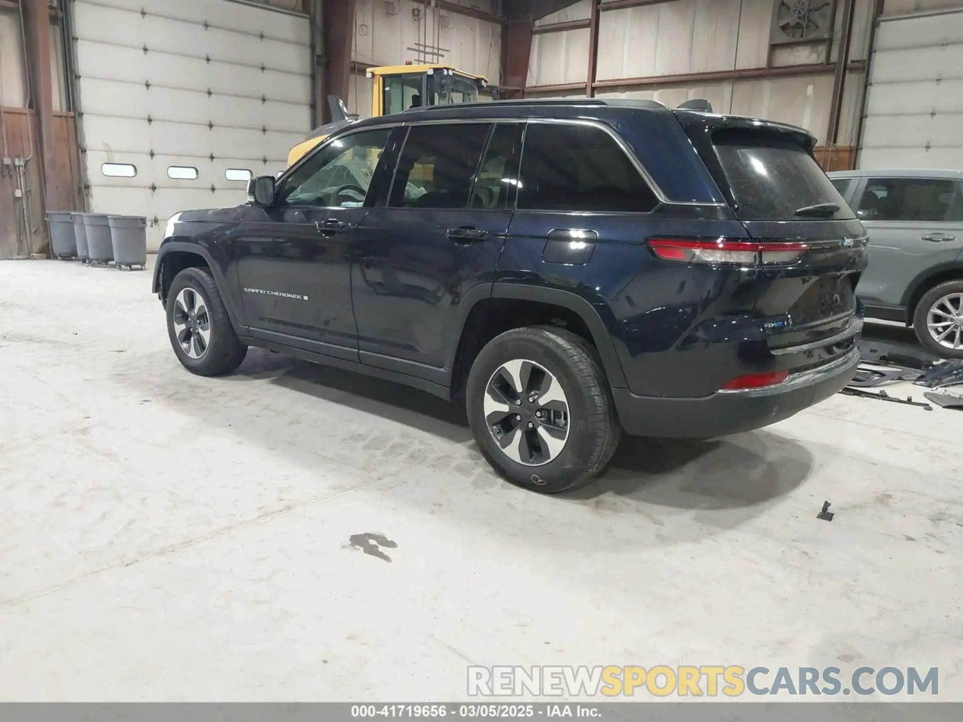 3 Photograph of a damaged car 1C4RJYB65R8582910 JEEP GRAND CHEROKEE 4XE 2024