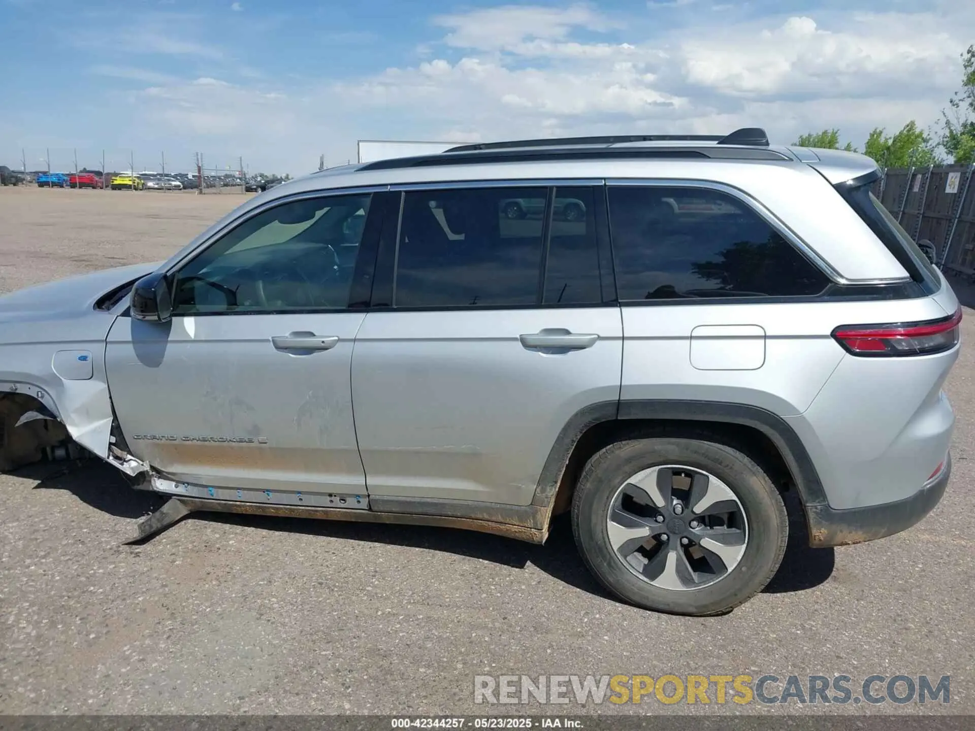 15 Photograph of a damaged car 1C4RJYB65RC117685 JEEP GRAND CHEROKEE 4XE 2024