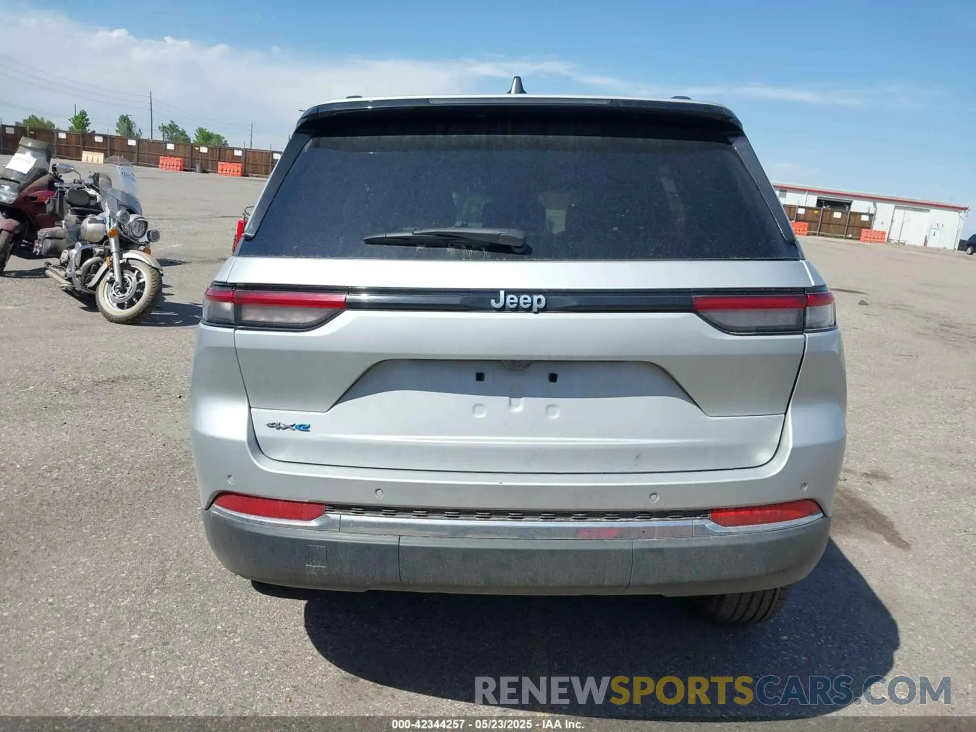 17 Photograph of a damaged car 1C4RJYB65RC117685 JEEP GRAND CHEROKEE 4XE 2024