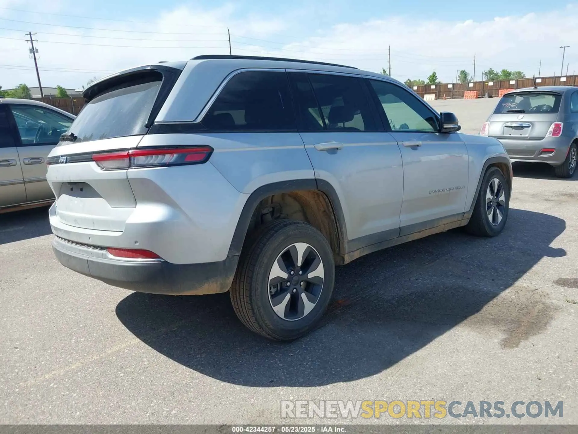 4 Photograph of a damaged car 1C4RJYB65RC117685 JEEP GRAND CHEROKEE 4XE 2024