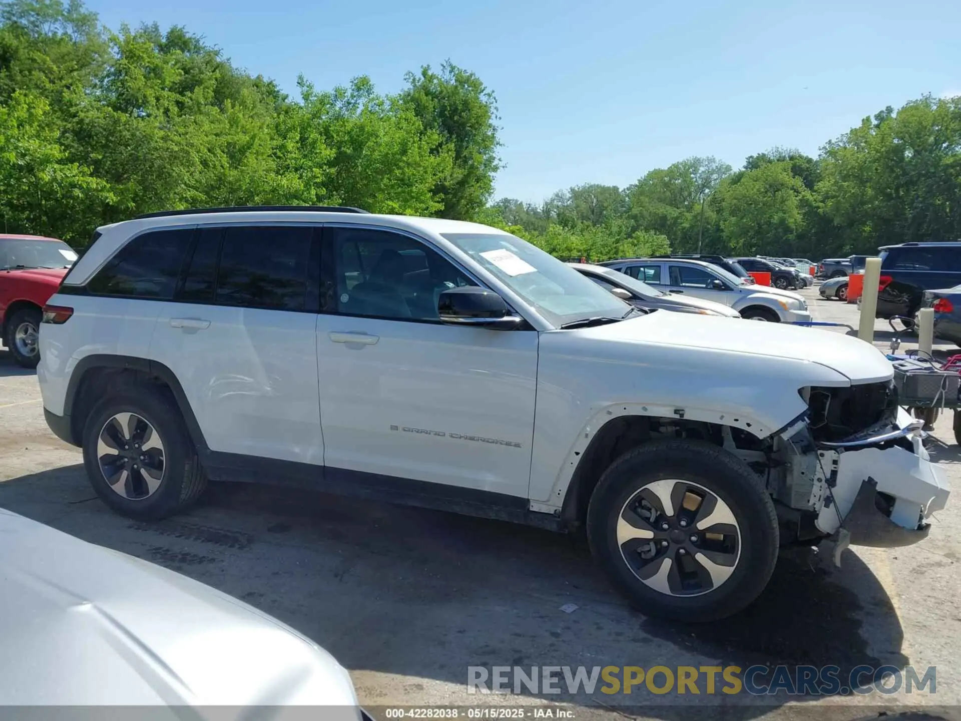 14 Photograph of a damaged car 1C4RJYB65RC158401 JEEP GRAND CHEROKEE 4XE 2024