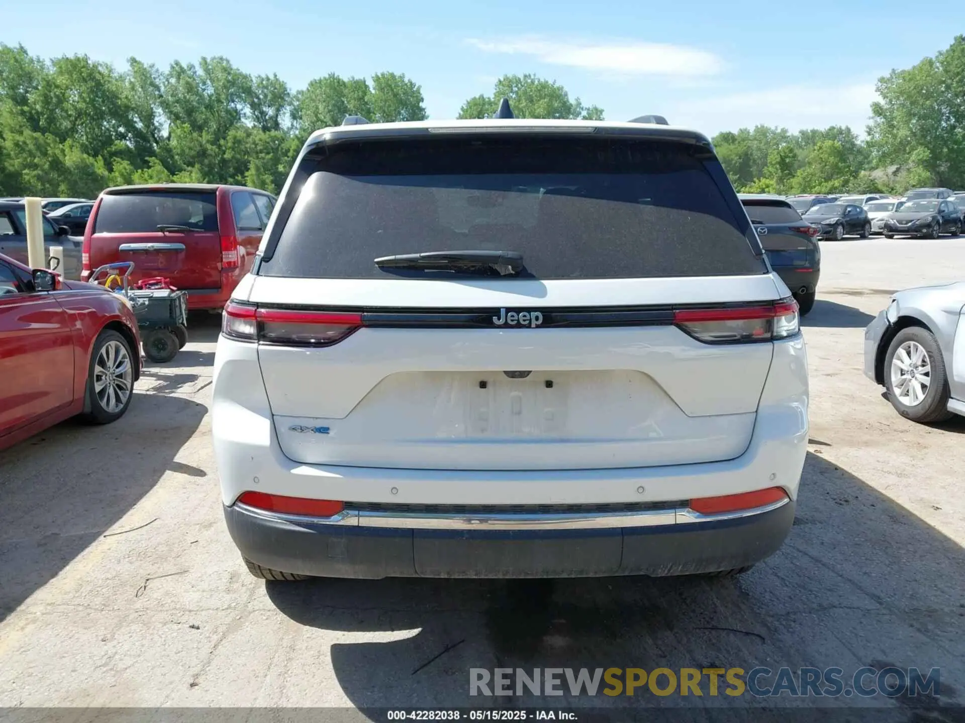 17 Photograph of a damaged car 1C4RJYB65RC158401 JEEP GRAND CHEROKEE 4XE 2024