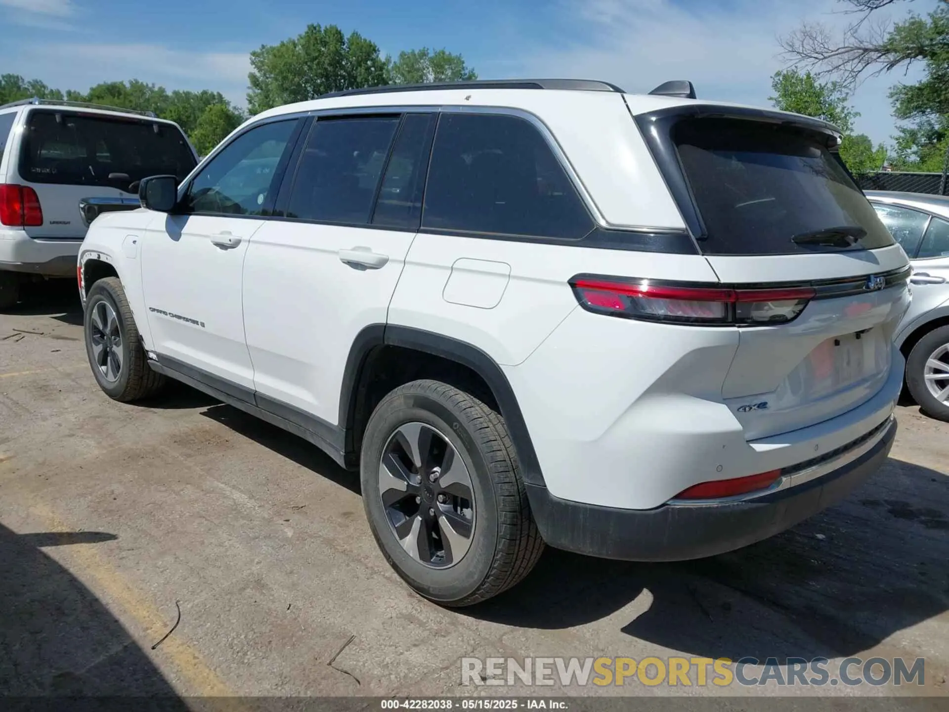 3 Photograph of a damaged car 1C4RJYB65RC158401 JEEP GRAND CHEROKEE 4XE 2024