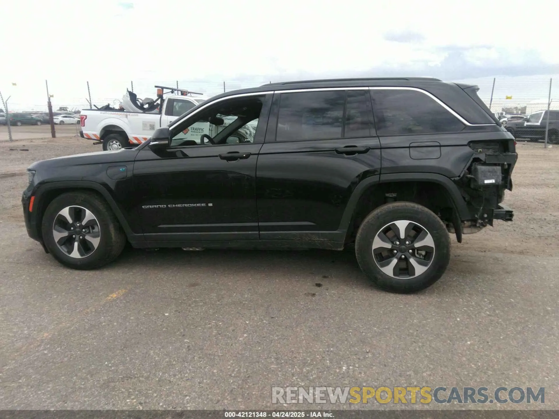 15 Photograph of a damaged car 1C4RJYB65RC181662 JEEP GRAND CHEROKEE 4XE 2024