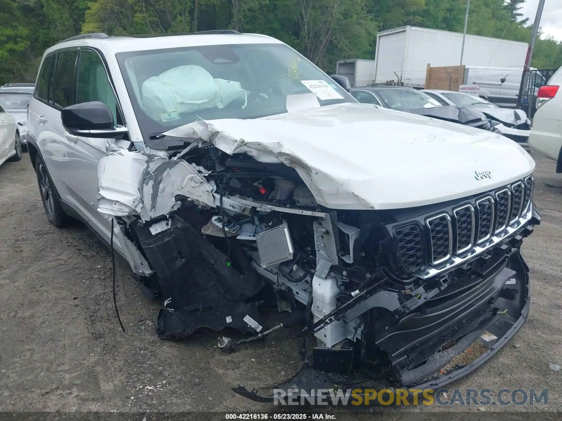 1 Photograph of a damaged car 1C4RJYB65RC681692 JEEP GRAND CHEROKEE 4XE 2024