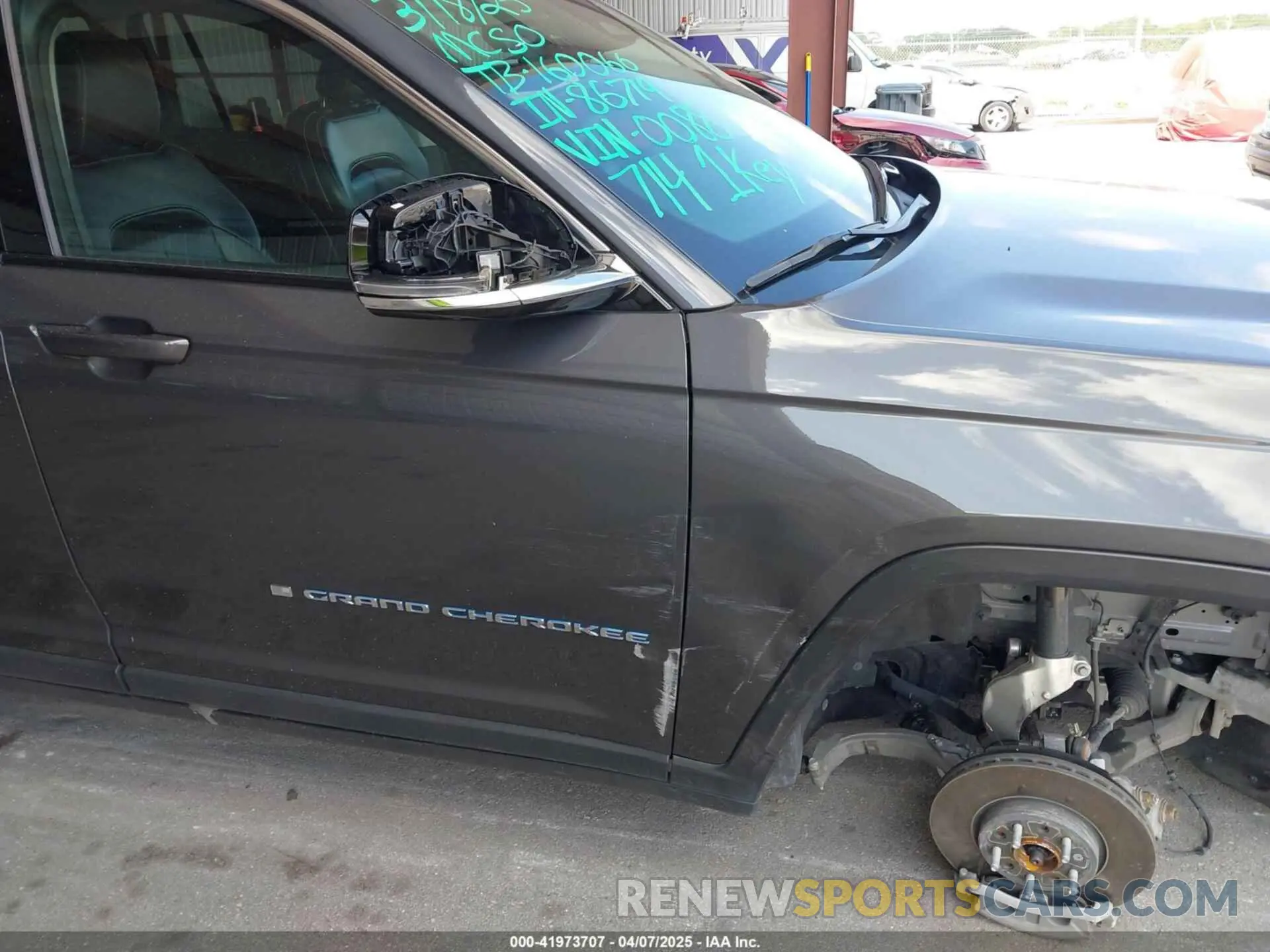 19 Photograph of a damaged car 1C4RJYB65RC710088 JEEP GRAND CHEROKEE 4XE 2024