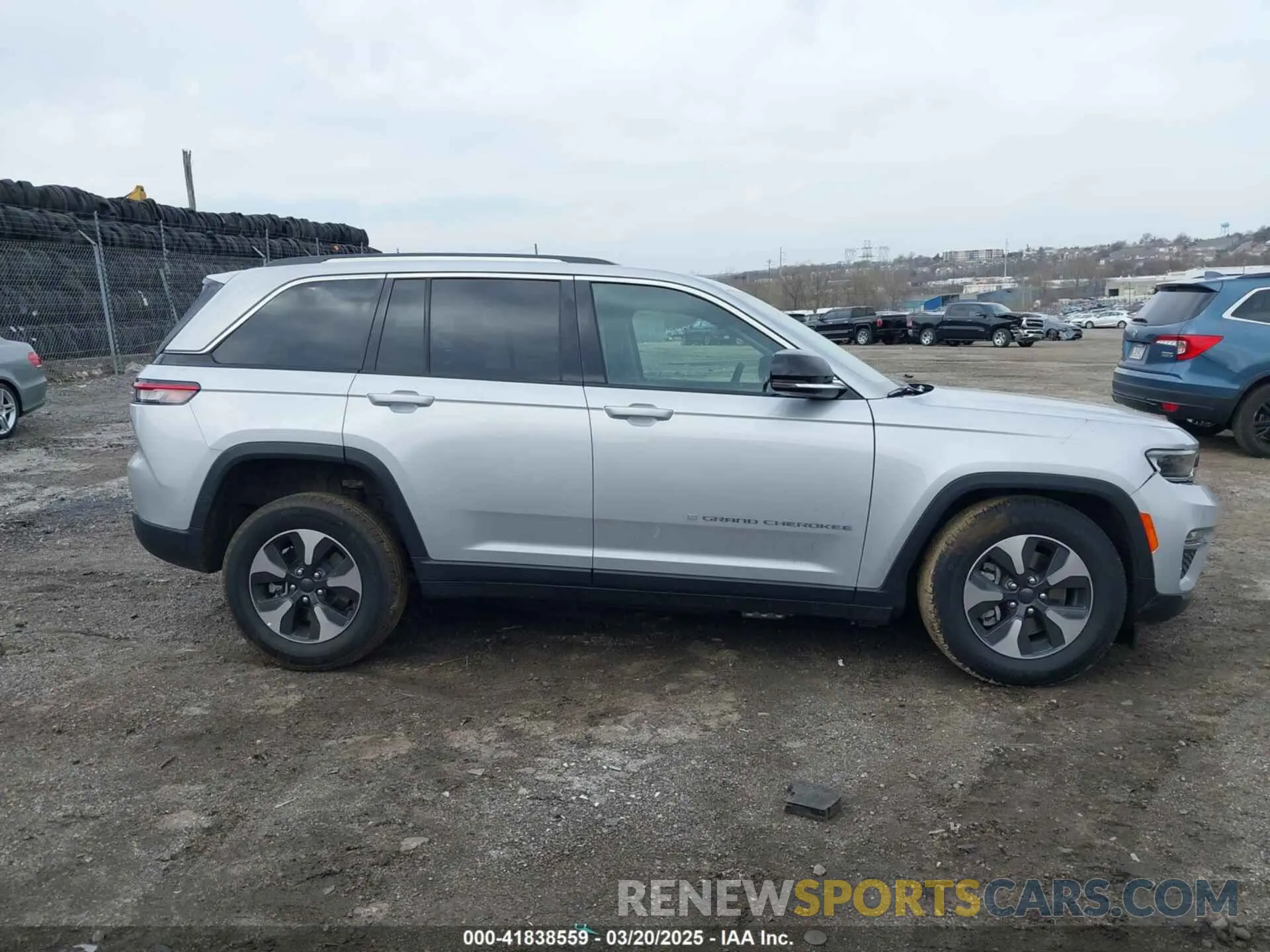 14 Photograph of a damaged car 1C4RJYB65RC712763 JEEP GRAND CHEROKEE 4XE 2024