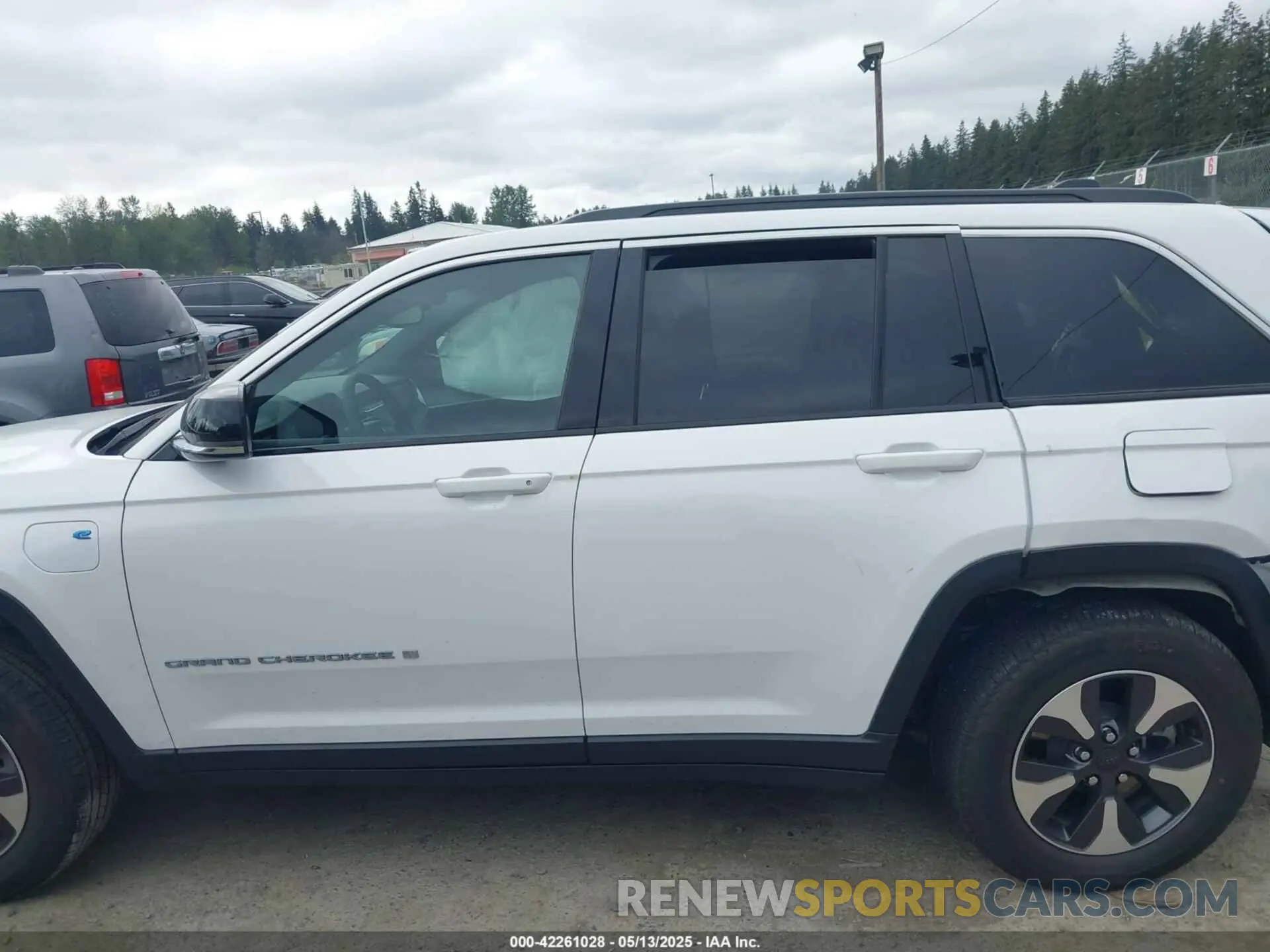 13 Photograph of a damaged car 1C4RJYB66RC129652 JEEP GRAND CHEROKEE 4XE 2024