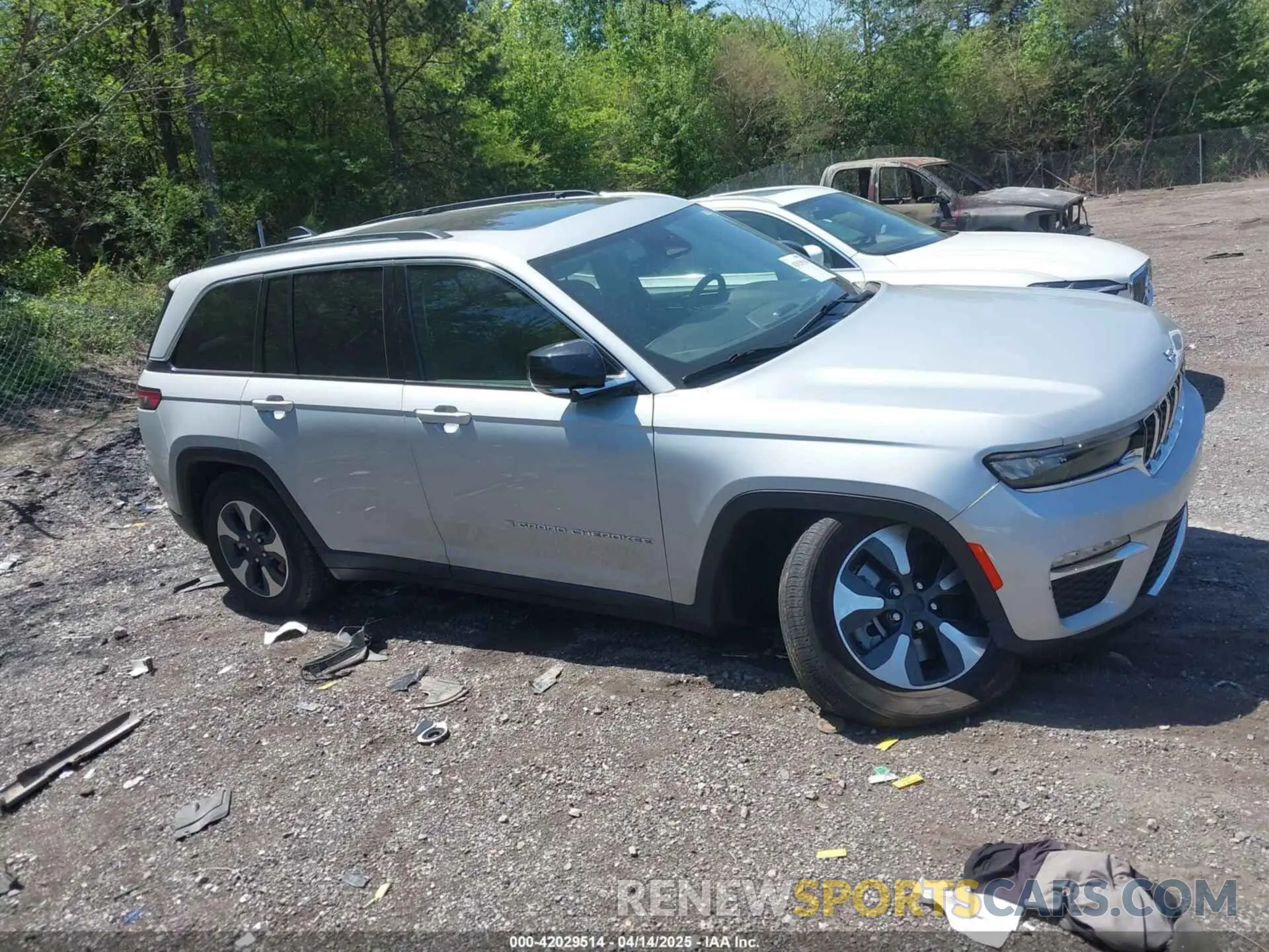 13 Photograph of a damaged car 1C4RJYB68RC720727 JEEP GRAND CHEROKEE 4XE 2024