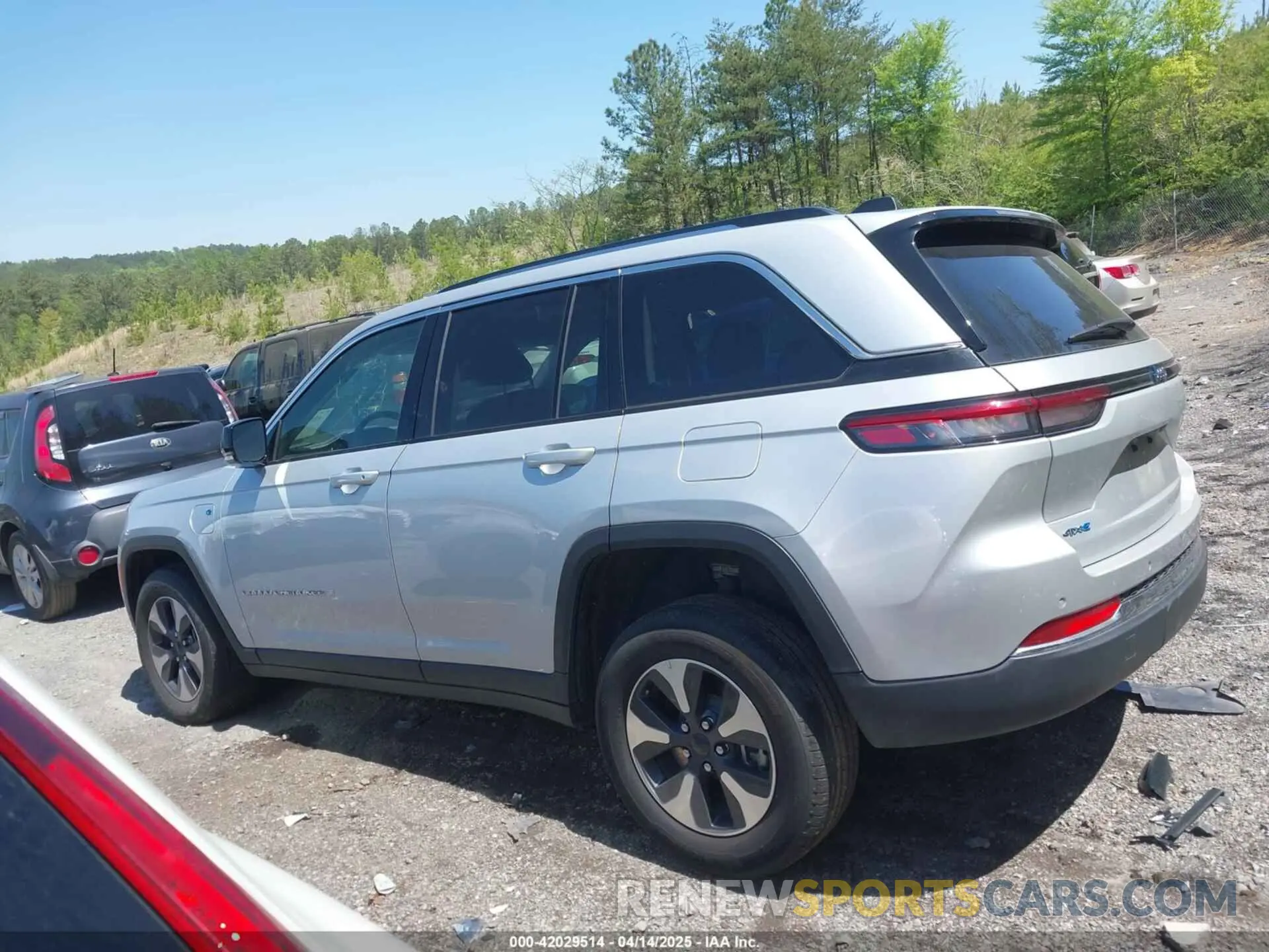 14 Photograph of a damaged car 1C4RJYB68RC720727 JEEP GRAND CHEROKEE 4XE 2024