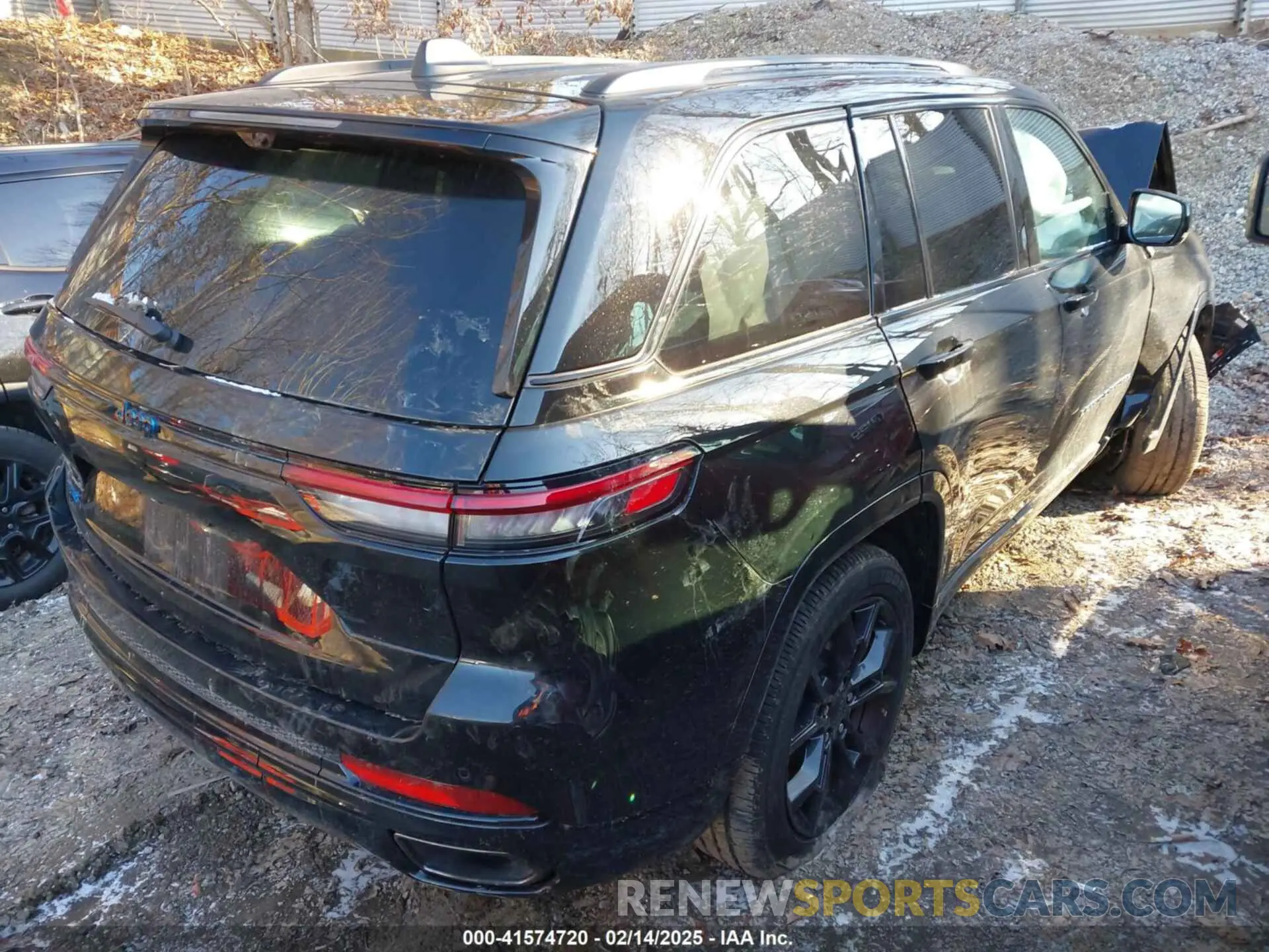 4 Photograph of a damaged car 1C4RJYB69R8510818 JEEP GRAND CHEROKEE 4XE 2024