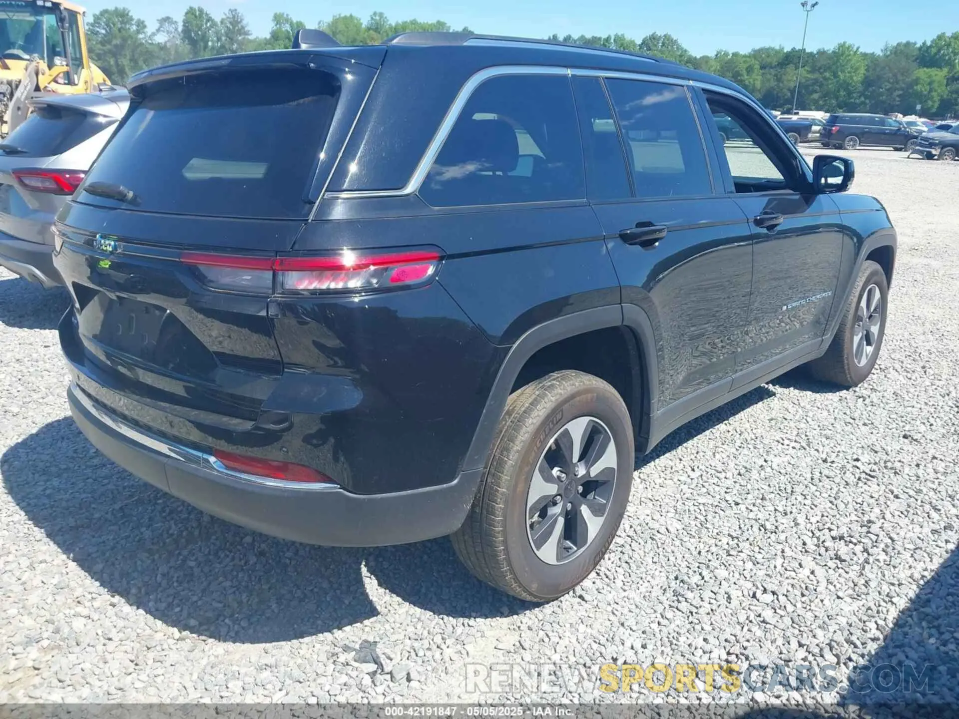 4 Photograph of a damaged car 1C4RJYB69RC710532 JEEP GRAND CHEROKEE 4XE 2024
