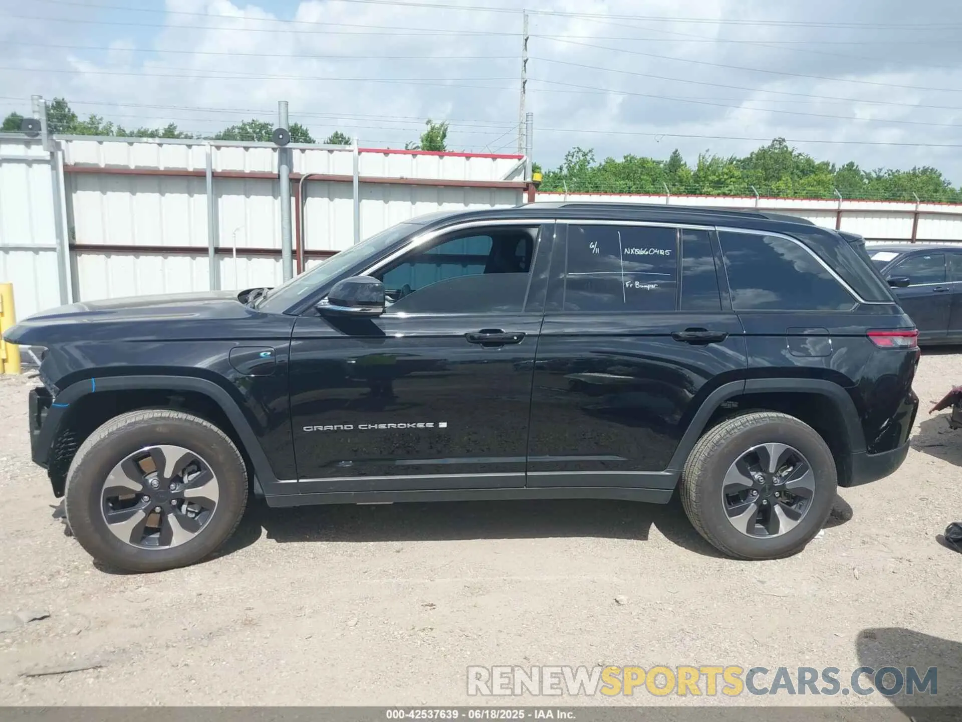 15 Photograph of a damaged car 1C4RJYB6XRC181771 JEEP GRAND CHEROKEE 4XE 2024