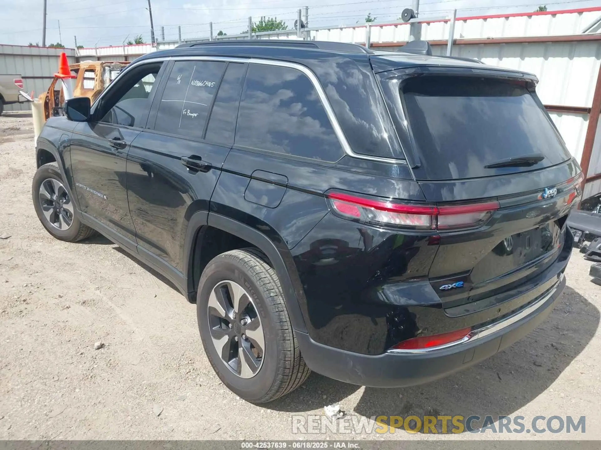 3 Photograph of a damaged car 1C4RJYB6XRC181771 JEEP GRAND CHEROKEE 4XE 2024