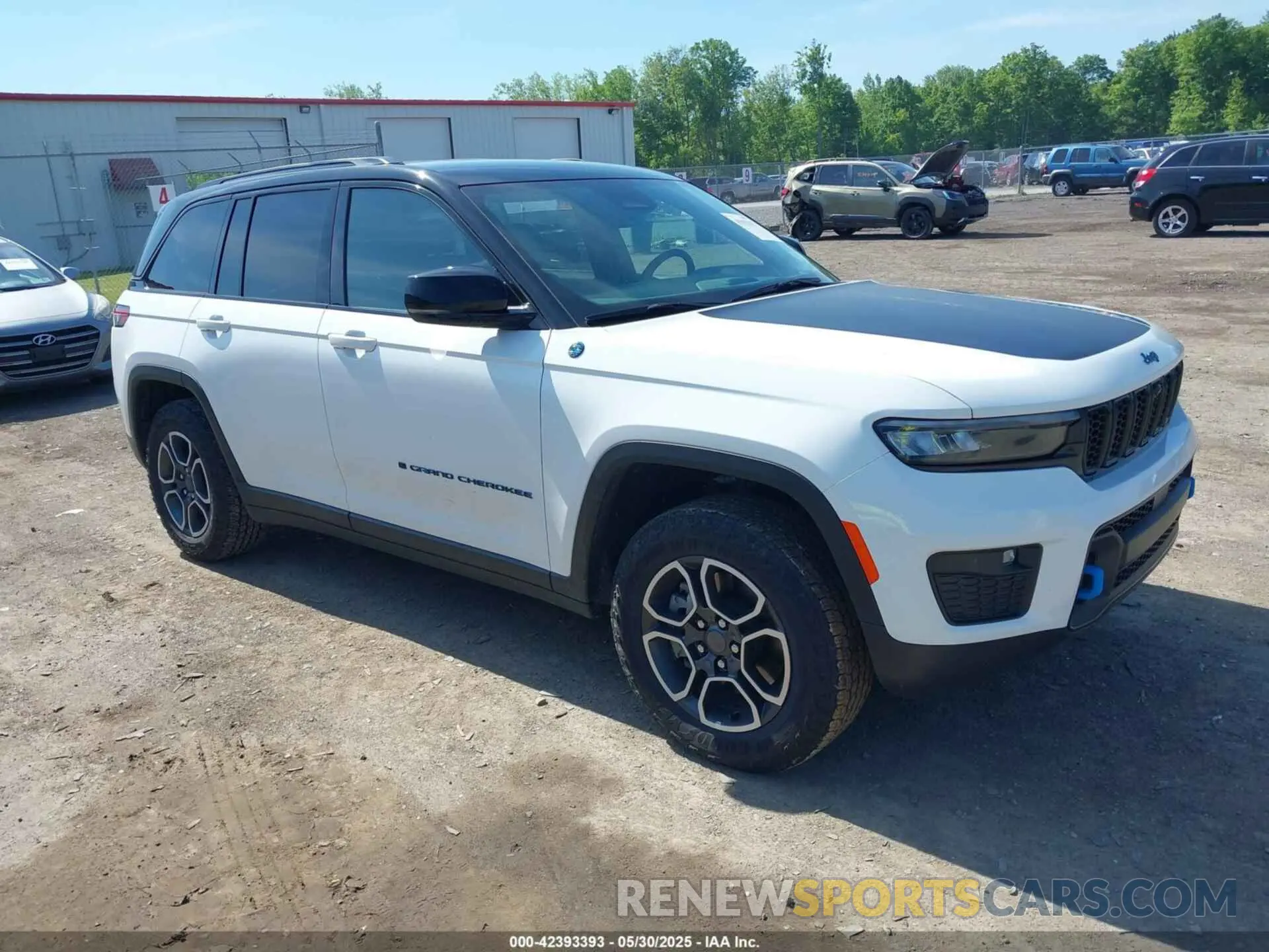 1 Photograph of a damaged car 1C4RJYC65R8941638 JEEP GRAND CHEROKEE 4XE 2024