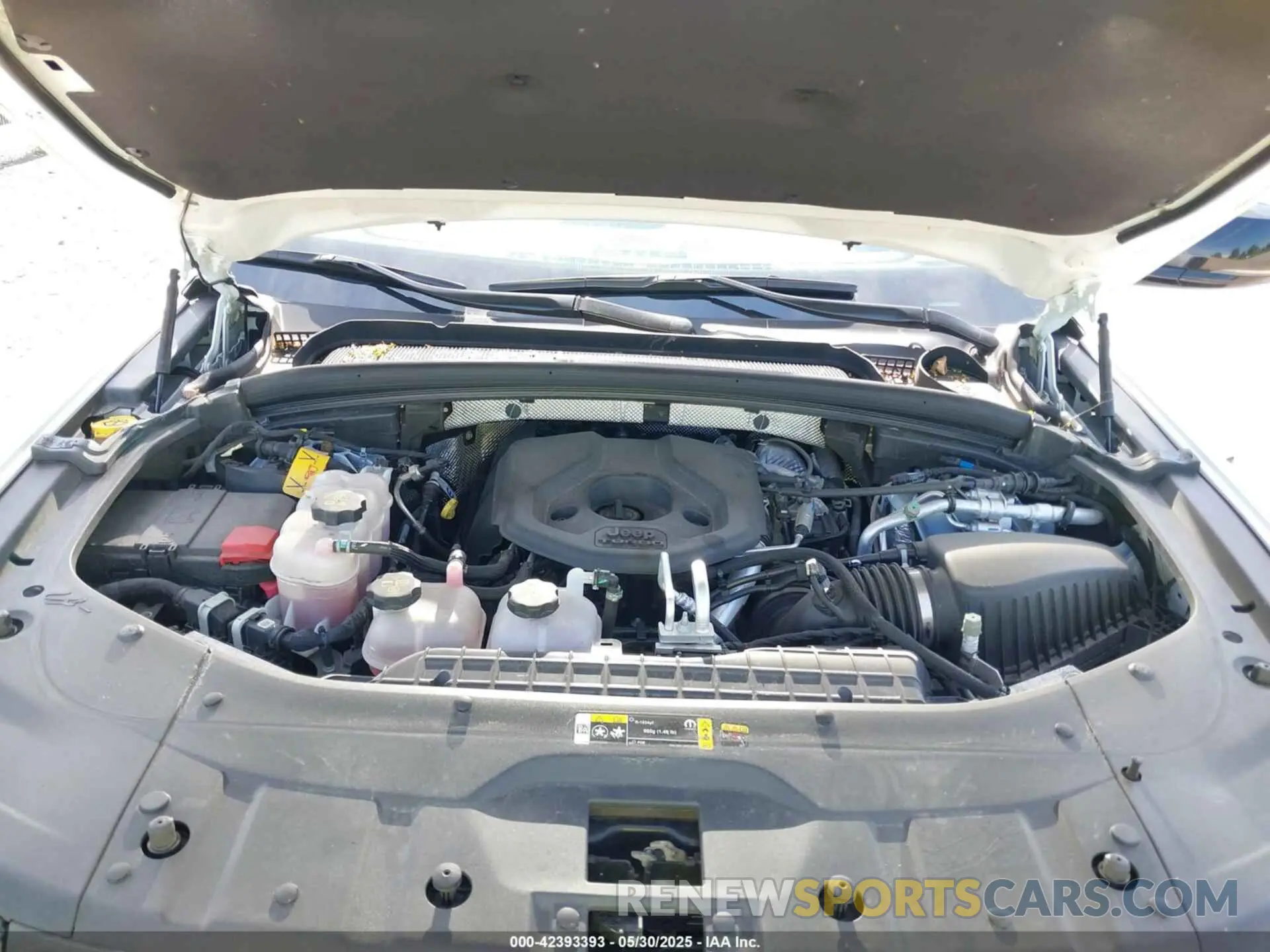 10 Photograph of a damaged car 1C4RJYC65R8941638 JEEP GRAND CHEROKEE 4XE 2024